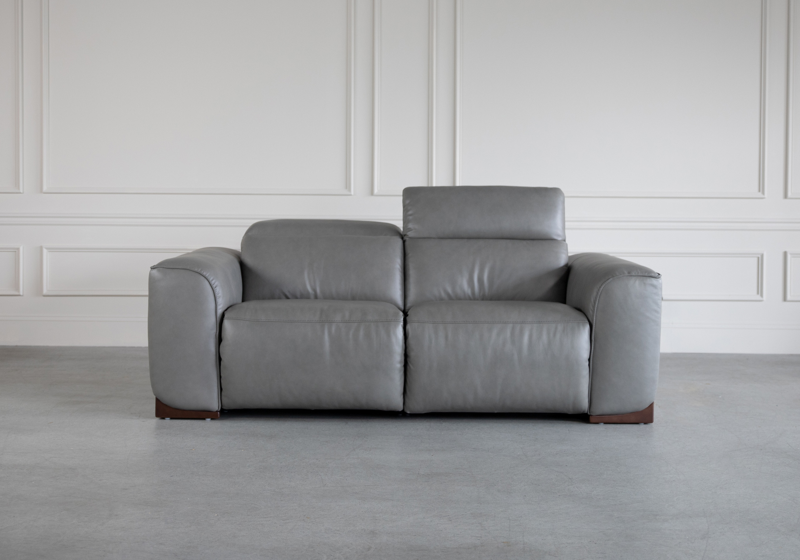 Karl Pwr Sofa LGrey U71 Front Headrest Up