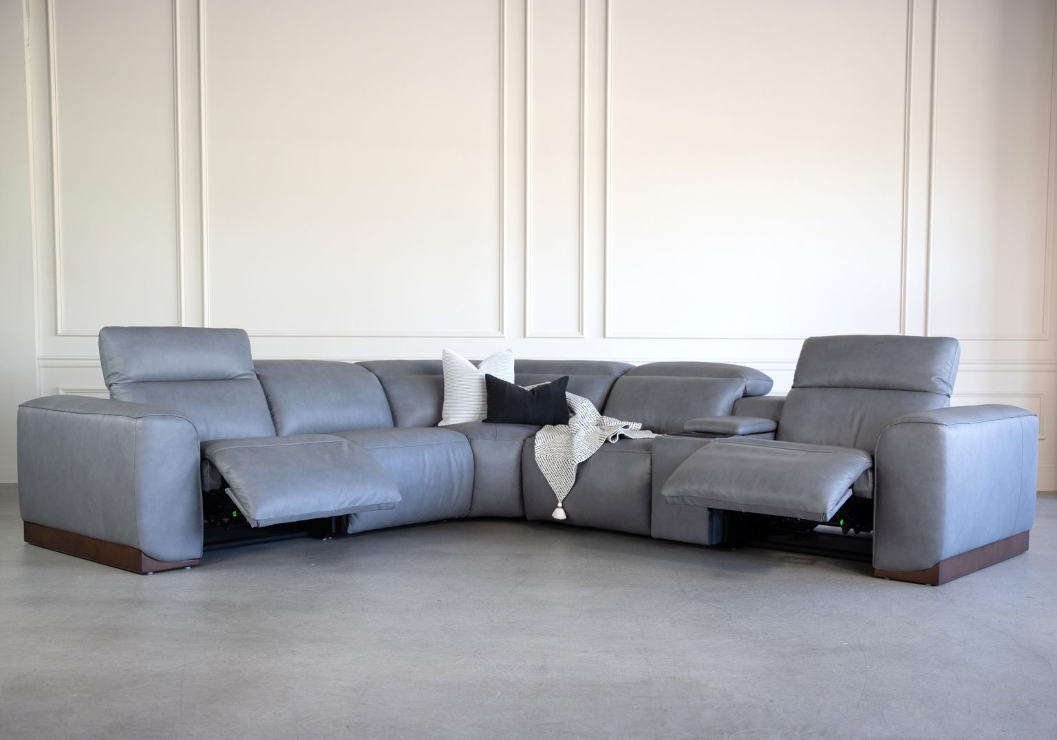 Karl Sectional Storm Angle Recline Style