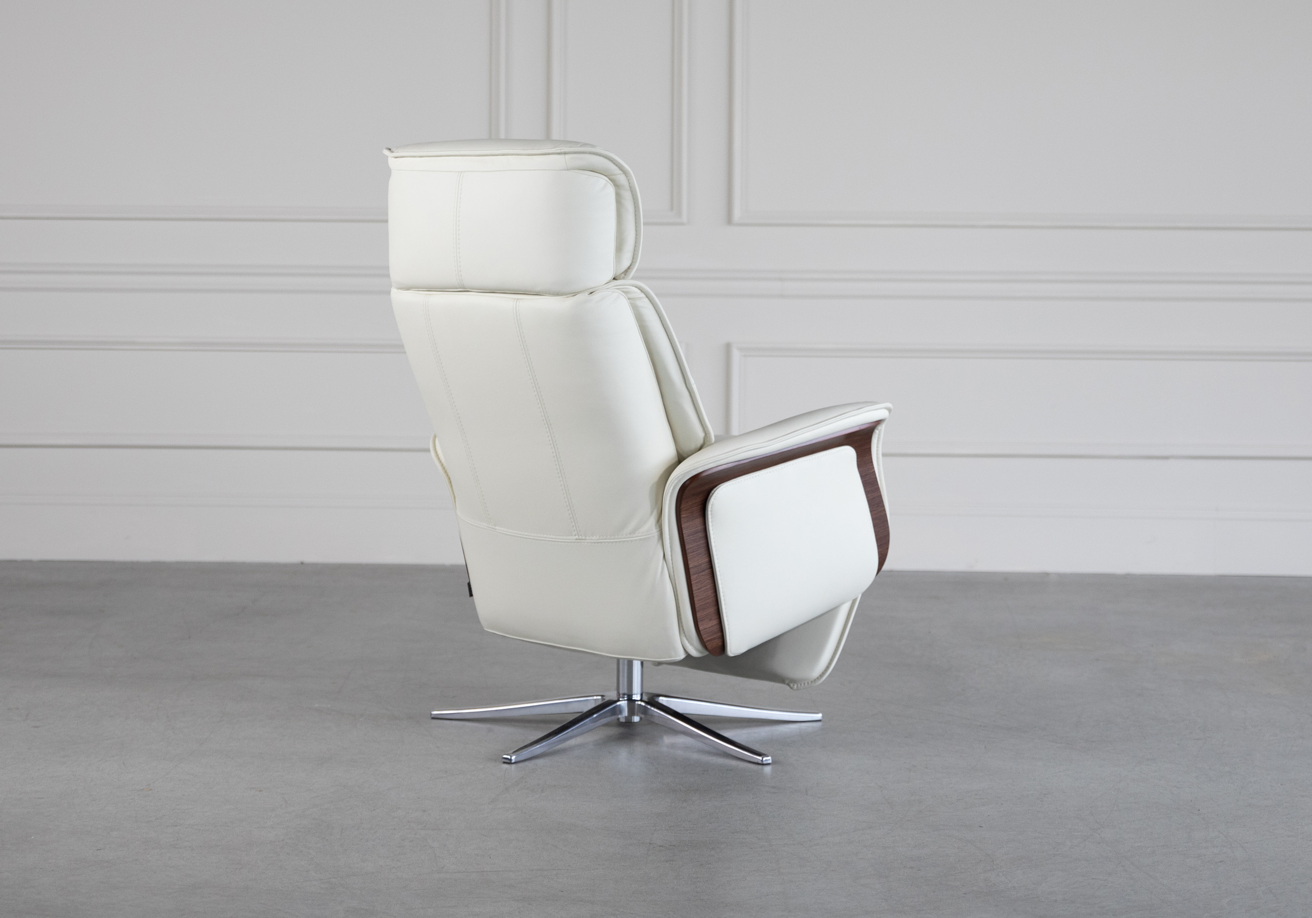 Space SPI 5300 Recliner Snow Back Chrome