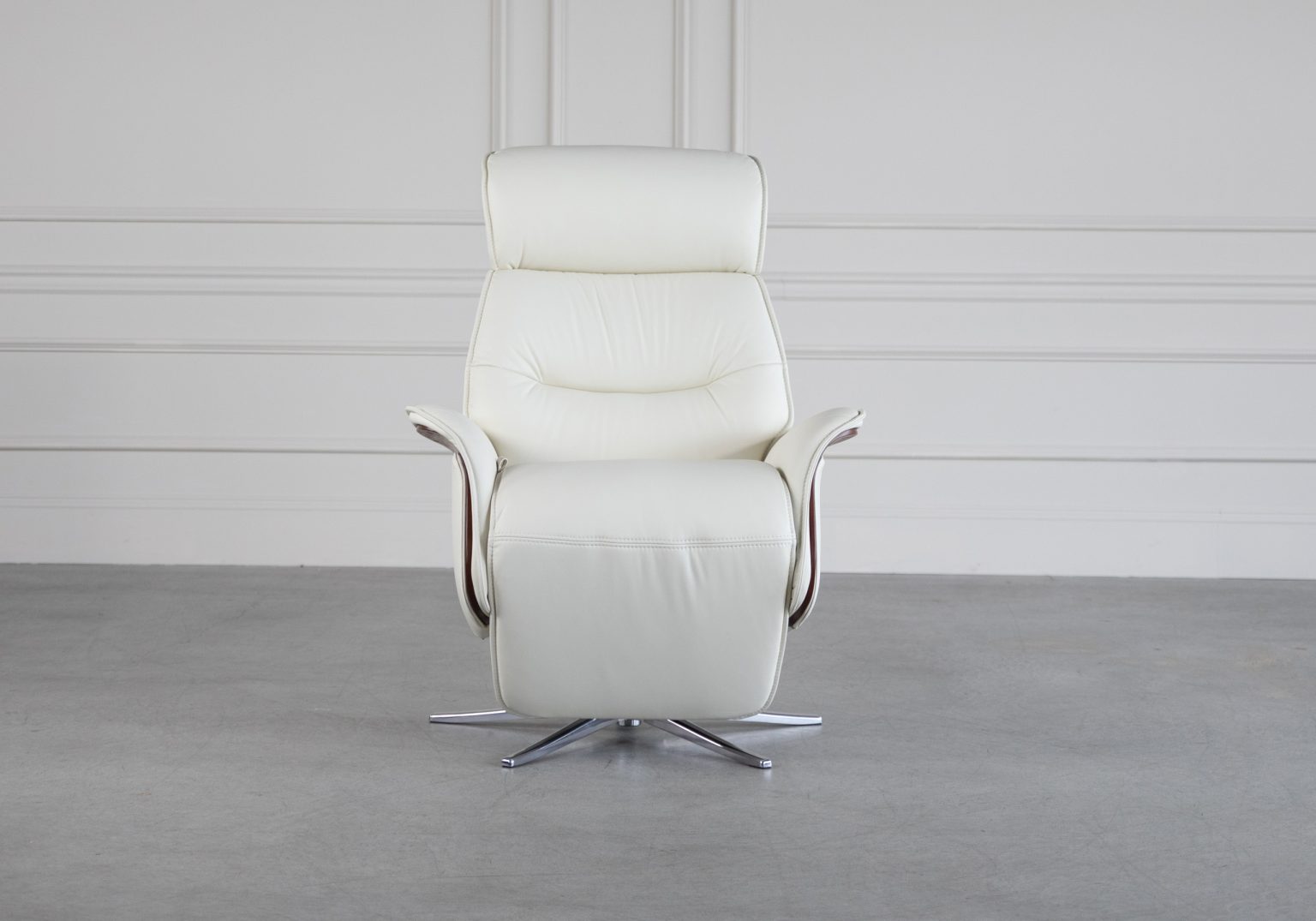 Space SPI 5300 Recliner Snow Front Chrome