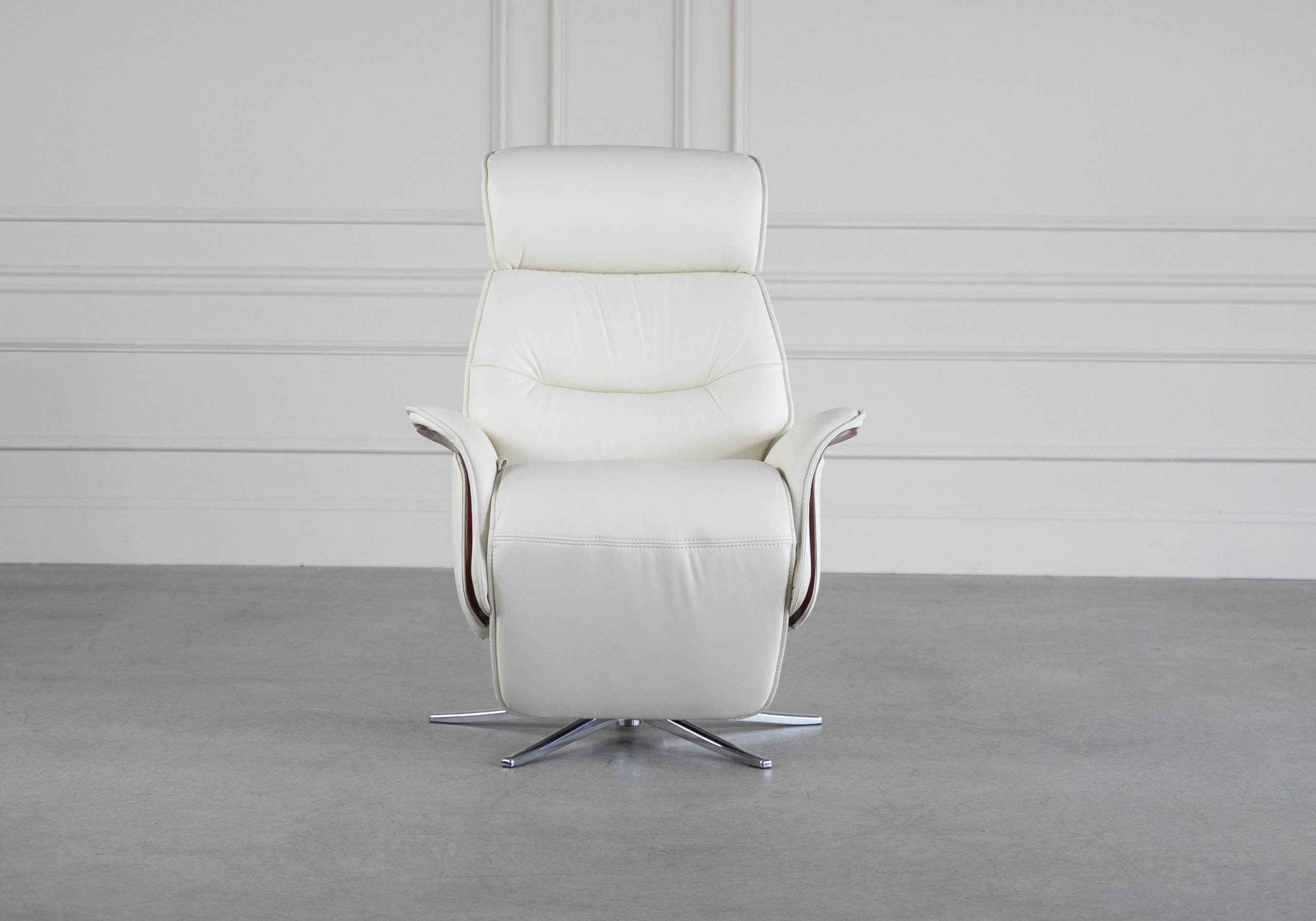 Space SPI 5300 Recliner Snow Front Chrome