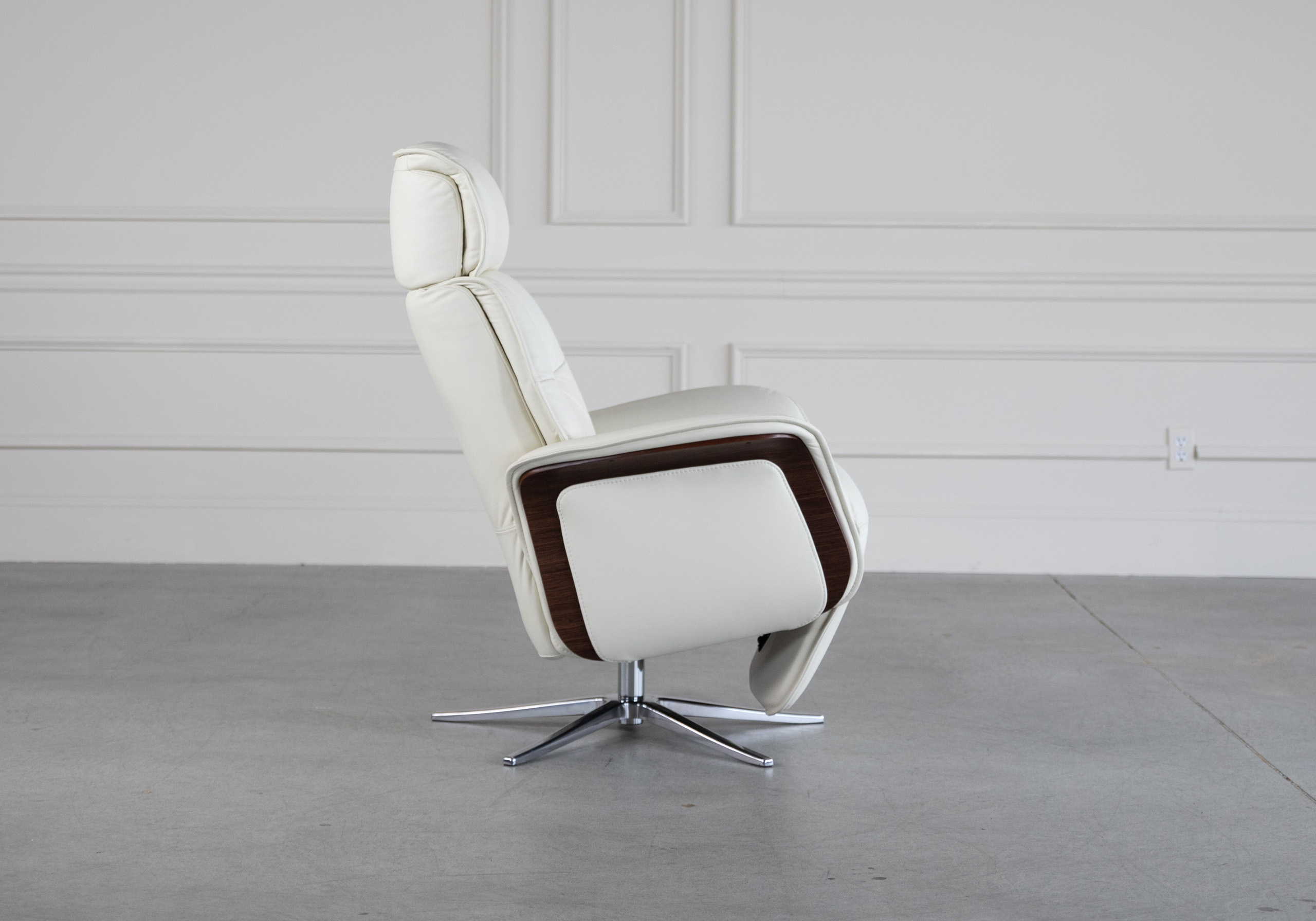 Space SPI 5300 Recliner Snow Side Chrome