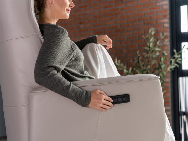 Valetta Relaxer in Trend Cinder, Buttons