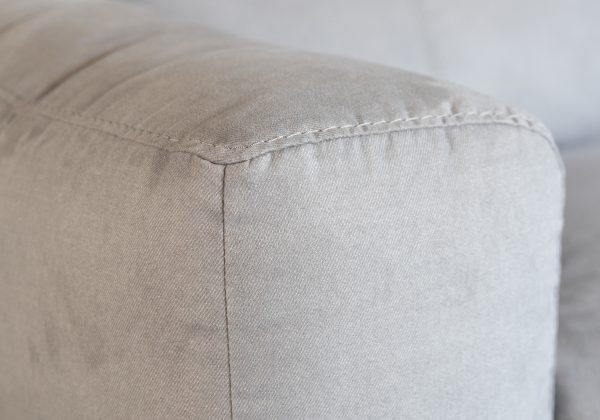 Wendy Loveseat in Grey, Detail