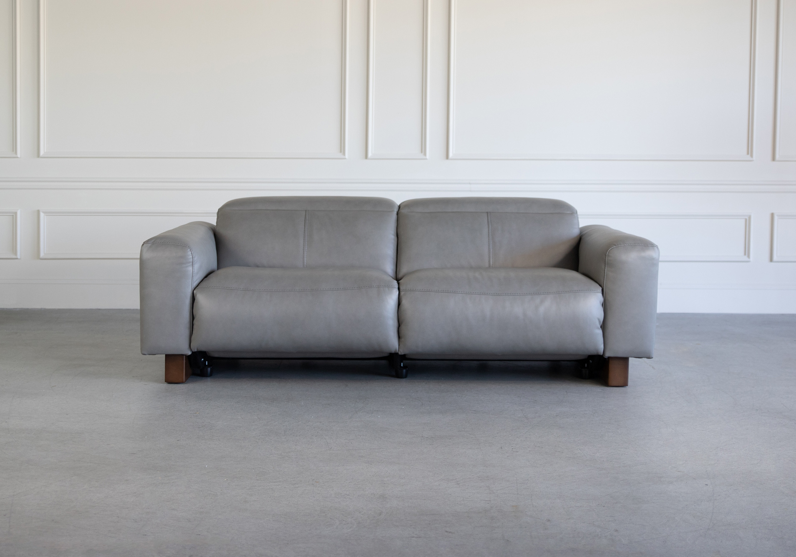 Wendy Sofa L.Grey Front