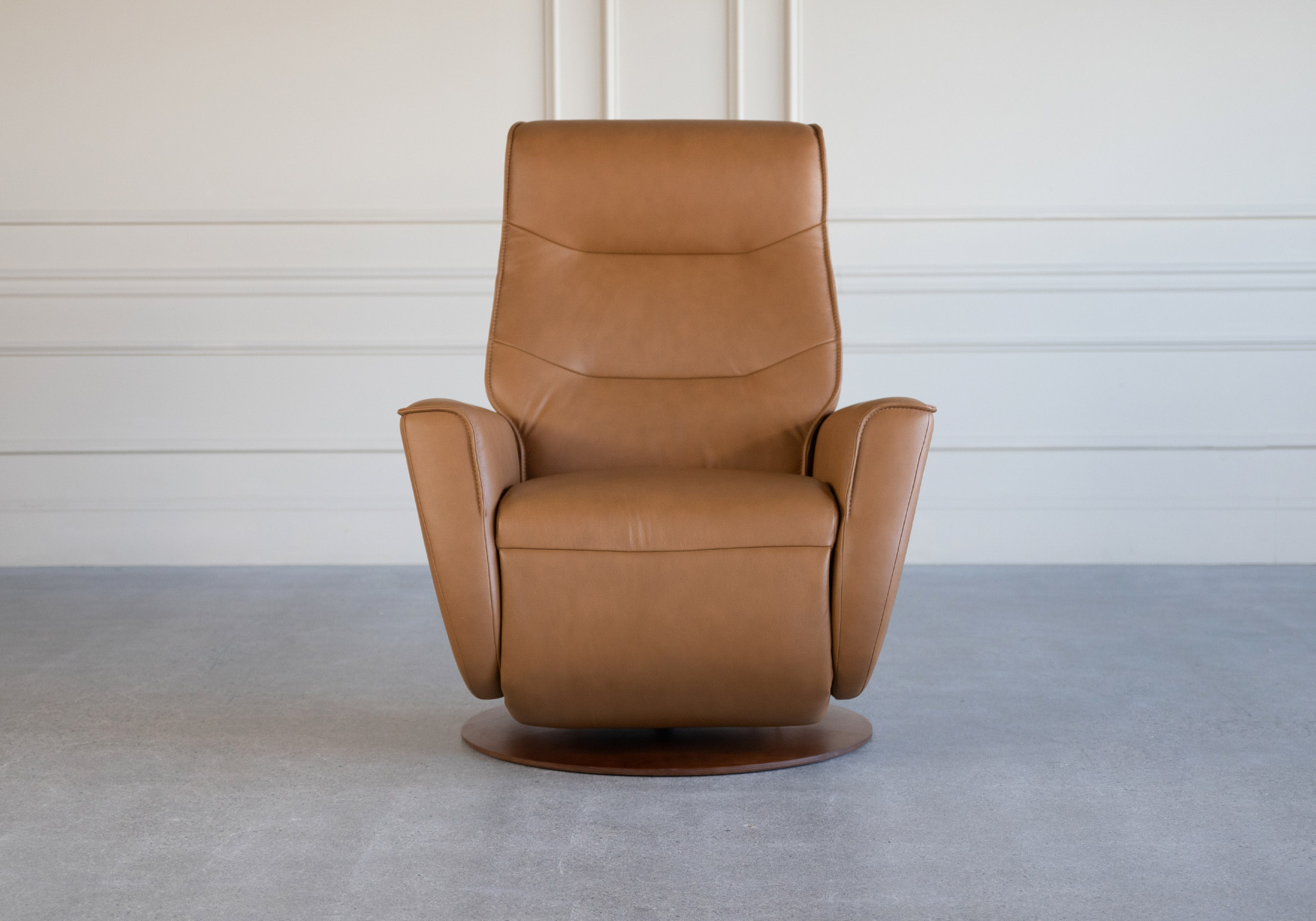 valetta leather recliner front valetta leather recliner front