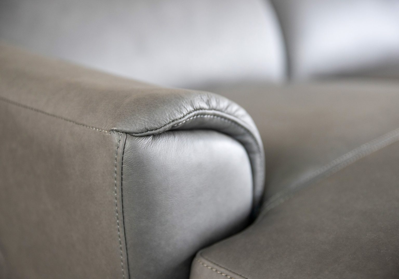 Valencia Sectional Dark Grey Detail