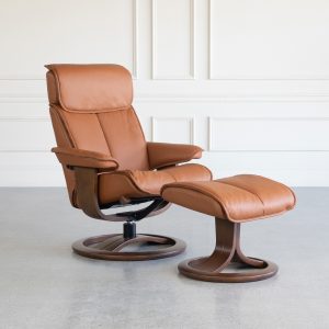 captain-cognac-leather-recliner-featured