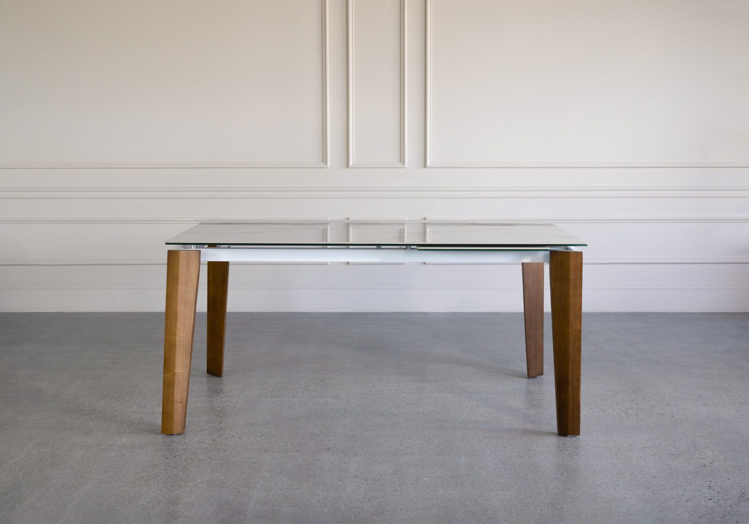 malia ceramic dining table front