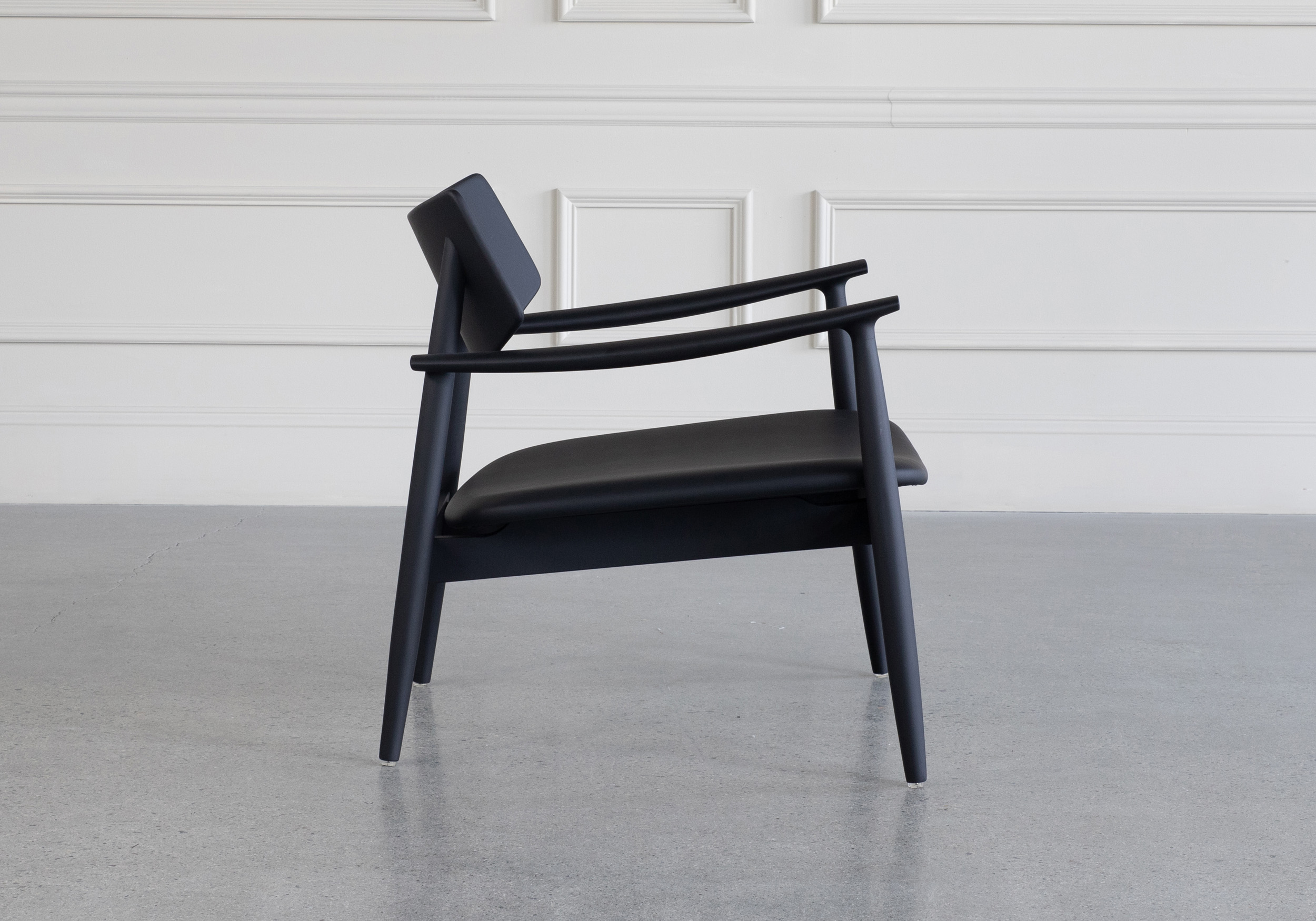 Anker Chair Black - Side Anker Chair Black - Side