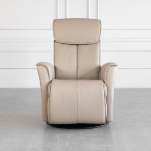 Commander GP377 Sandstorm Leather Recliner Front Commander GP377 Sandstorm Leather Recliner Front