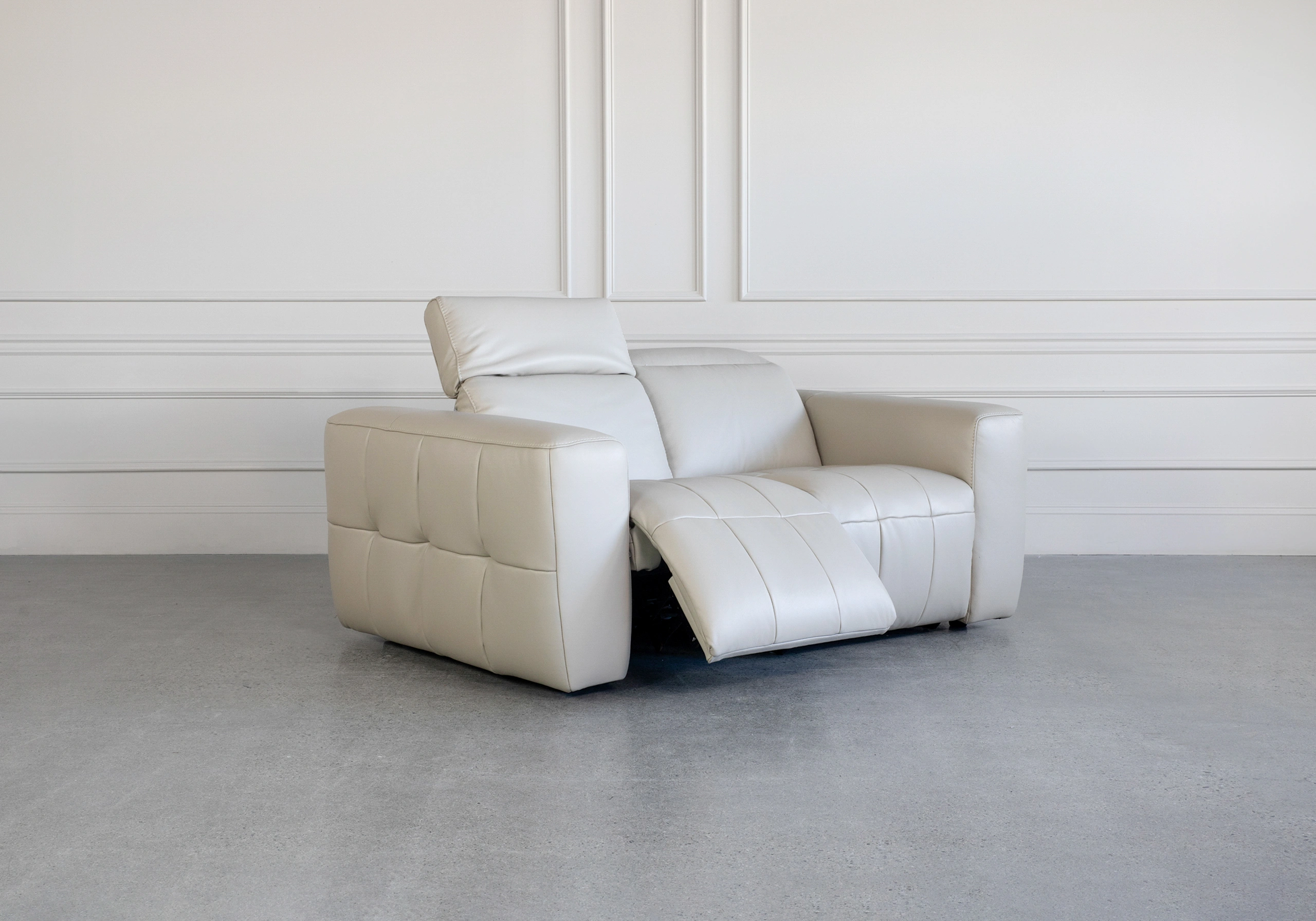 Haven Taupe M5652 Leather Loveseat Angle R Haven Taupe M5652 Leather Loveseat Angle R