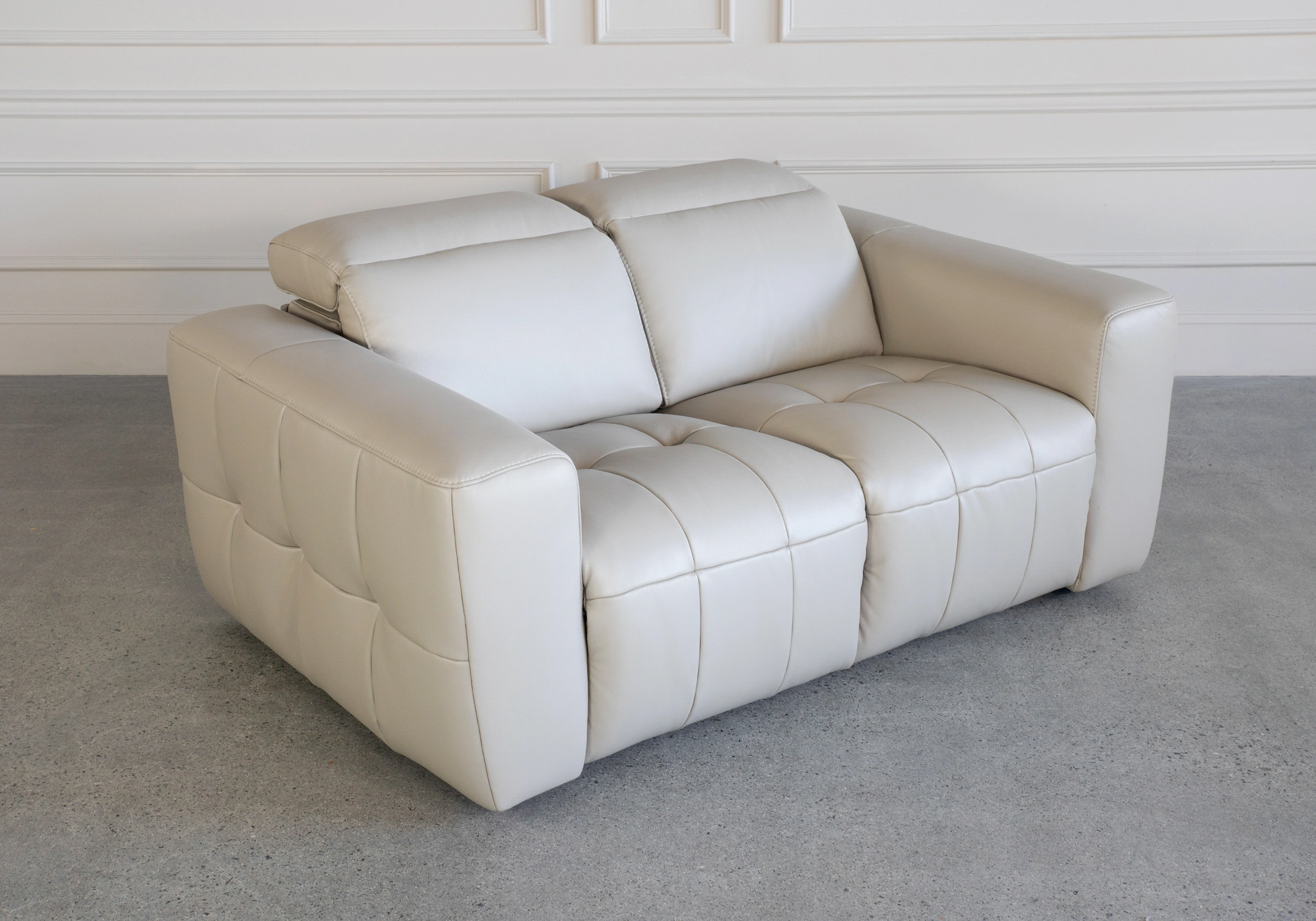 Haven Taupe M5652 Leather Loveseat Haven Taupe M5652 Leather Loveseat