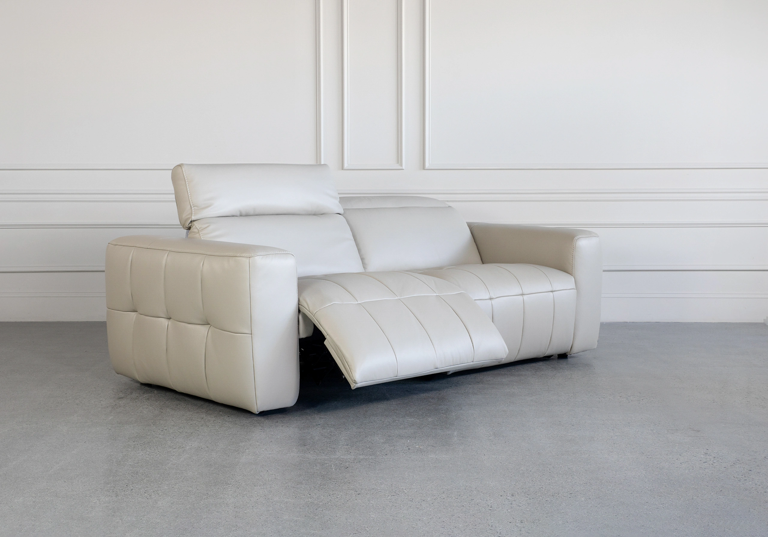 Haven Taupe M5652 Leather Sofa Angle R 1 Haven Taupe M5652 Leather Sofa Angle R 1