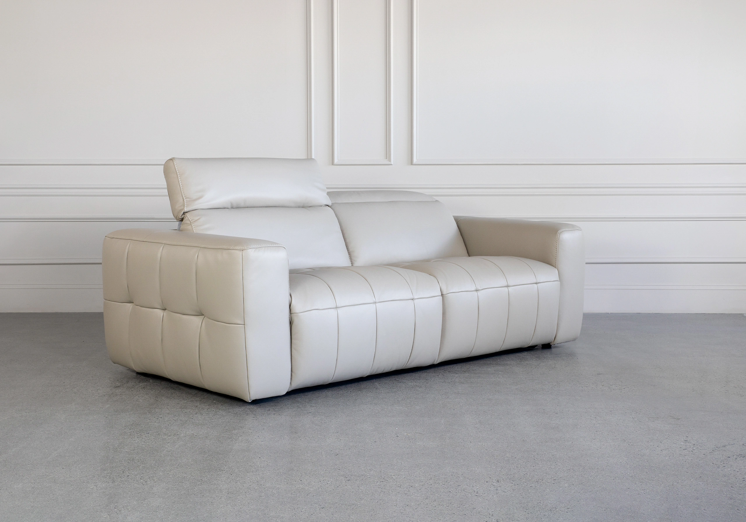 Haven Taupe M5652 Leather Sofa Angle R Haven Taupe M5652 Leather Sofa Angle R