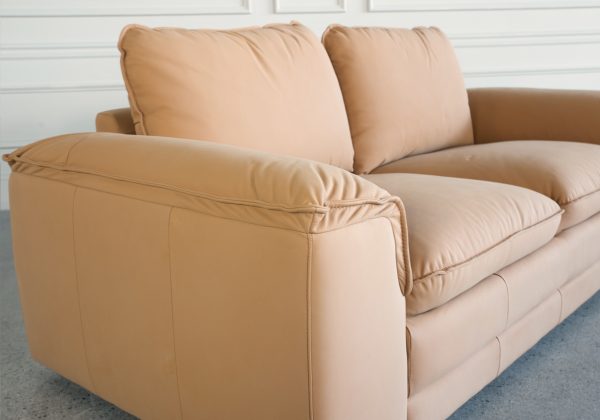 Nicole-Loveseat-Peru-Close-Up