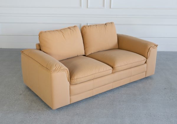 Nicole-Loveseat-Peru-Top-Angle