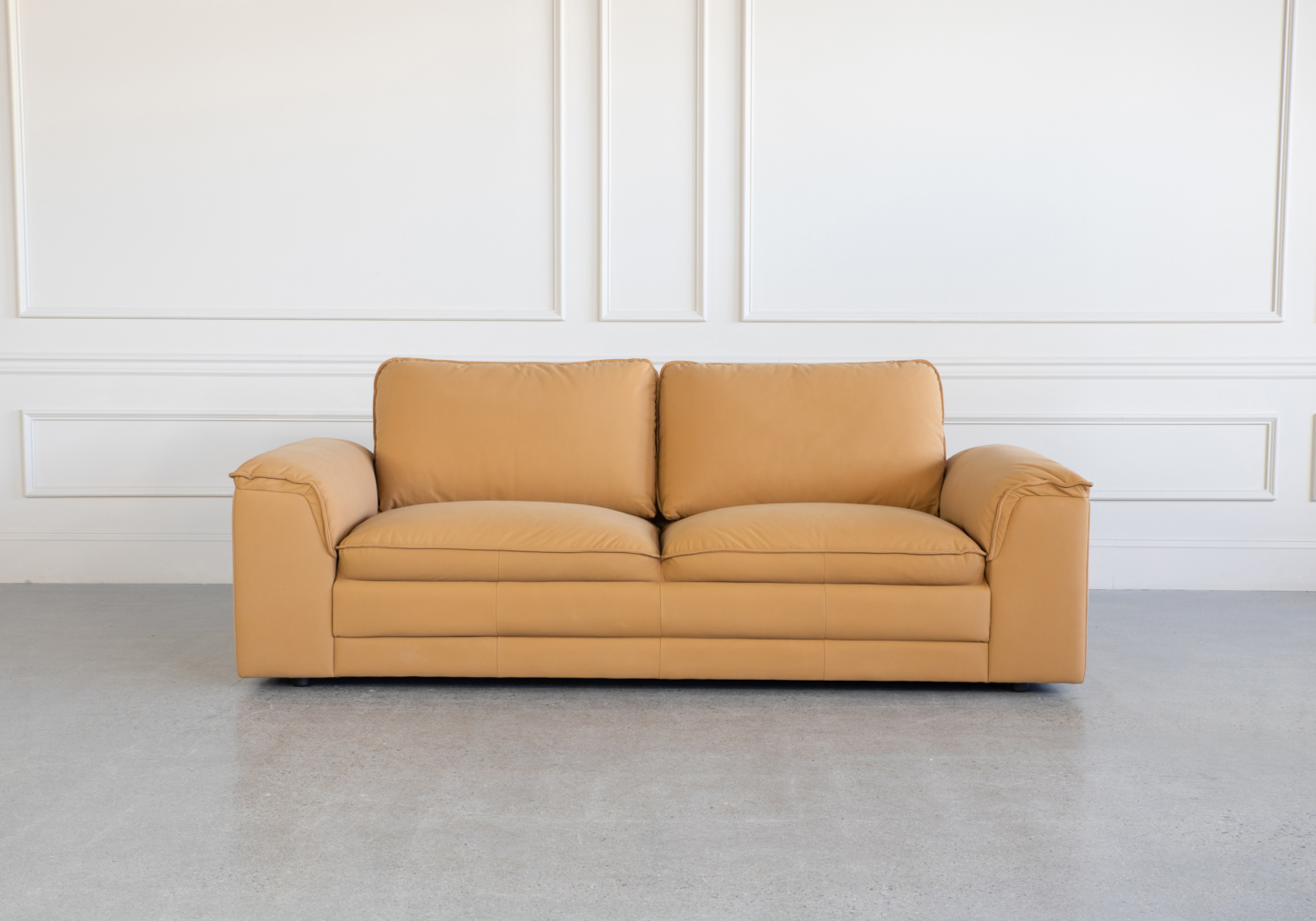 Nicole Sofa Peru Front