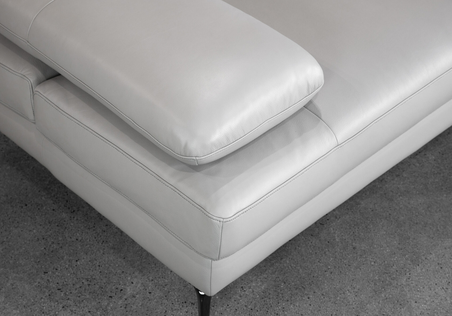 Allegra Leather Lrg. Sofa in Silver - Close Up Allegra Leather Lrg. Sofa in Silver - Close Up