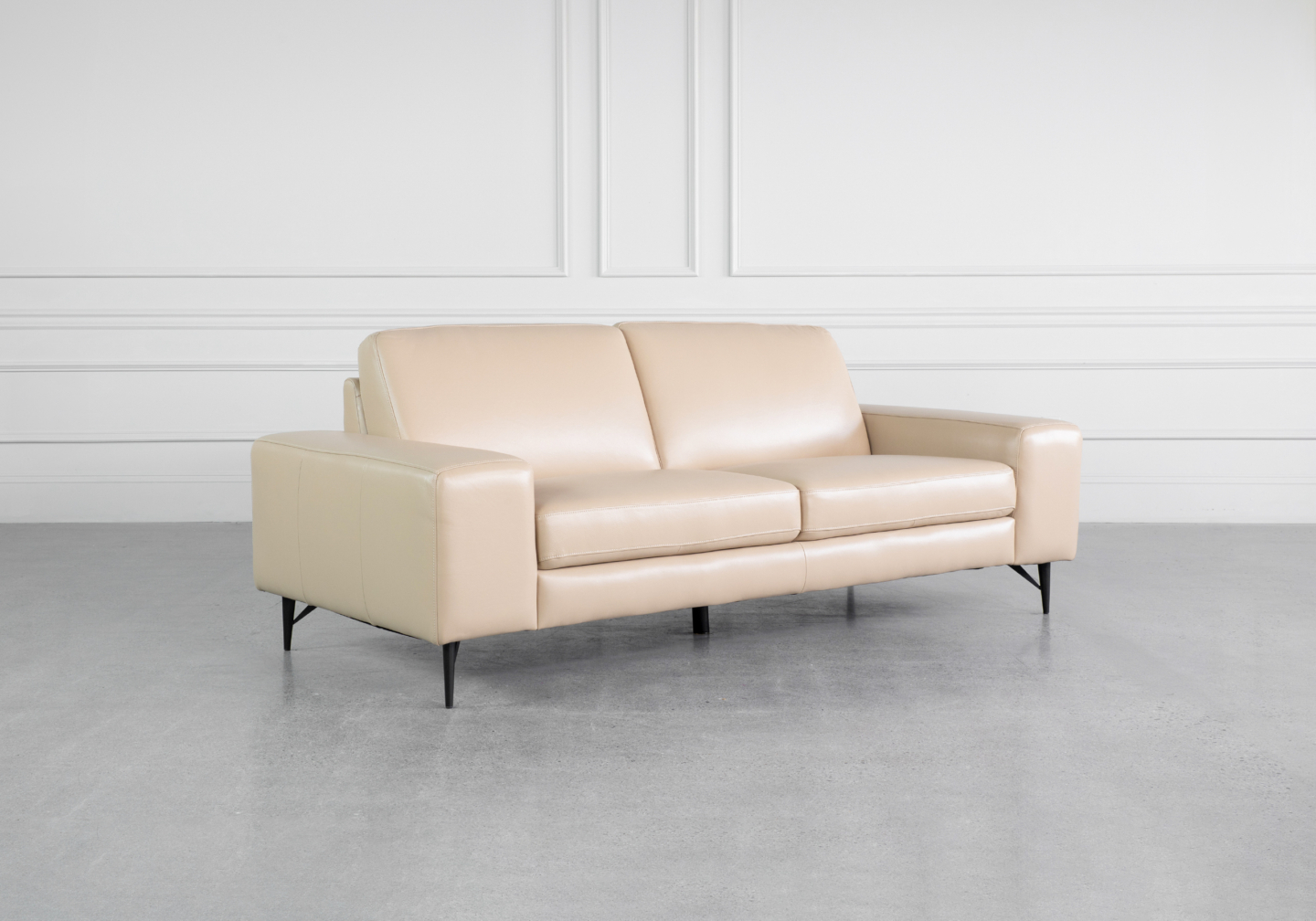 Sergio Mount L97 Leather Sofa Angle