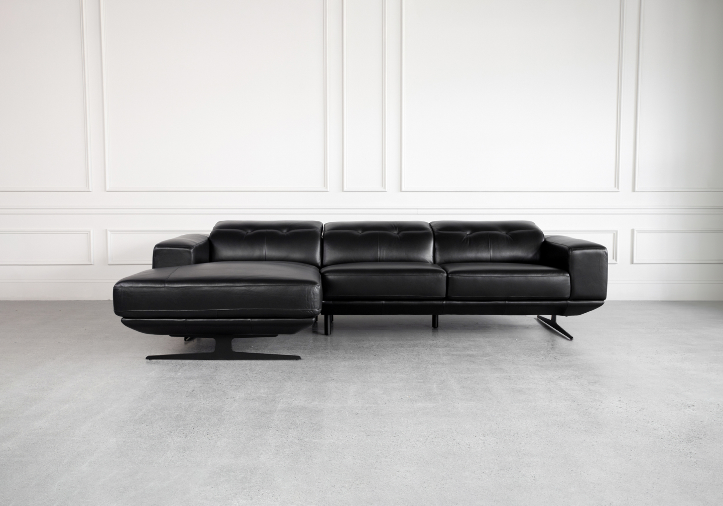 Viola Black Leather SL Sectional Front
