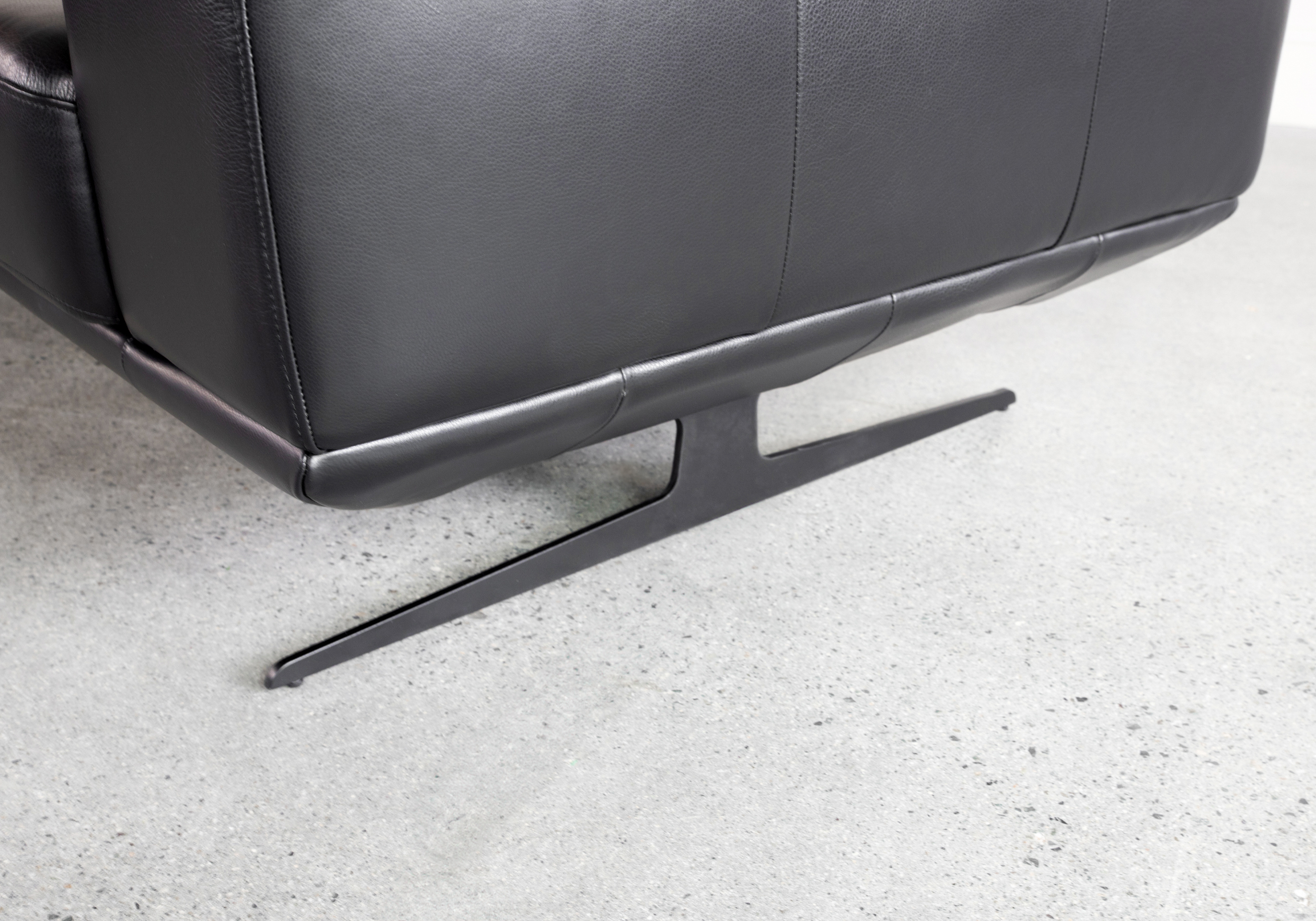 Viola Black Leather SL Sectional Legs