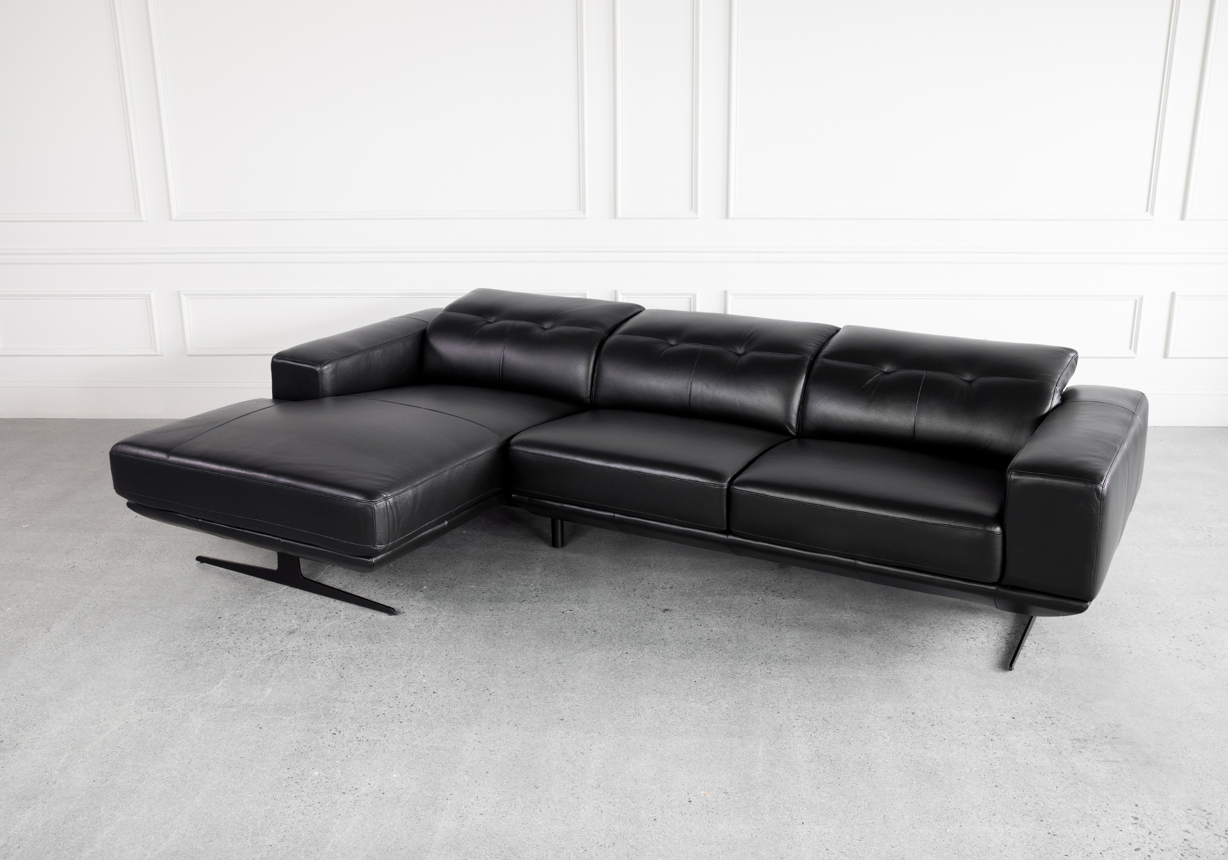 Viola Black Leather SL Sectional
