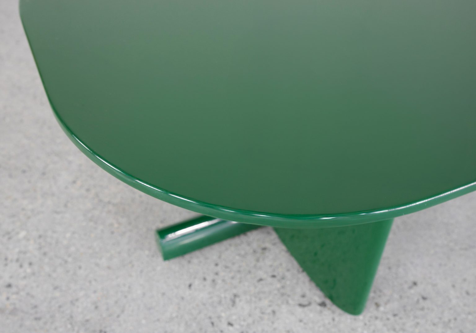 Amos BC131 Grass Green End Table Details