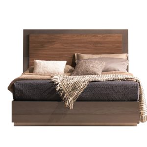 Fifth Avenue Bed Cutout Front