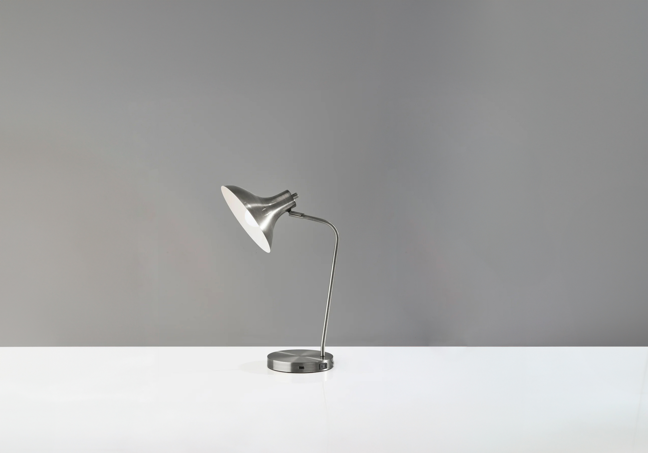 cleo desk lamp
