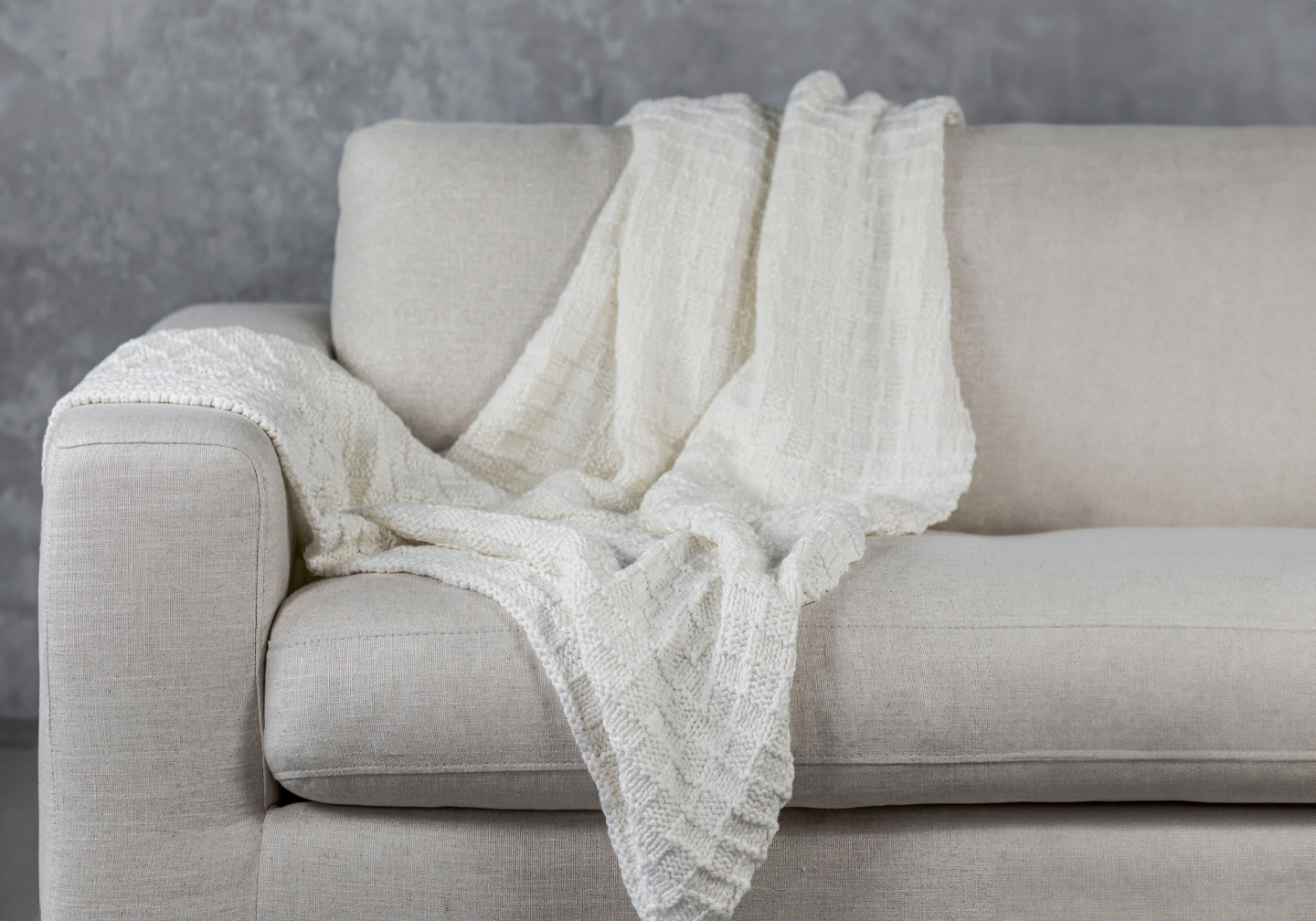 Basket Ivory Throw