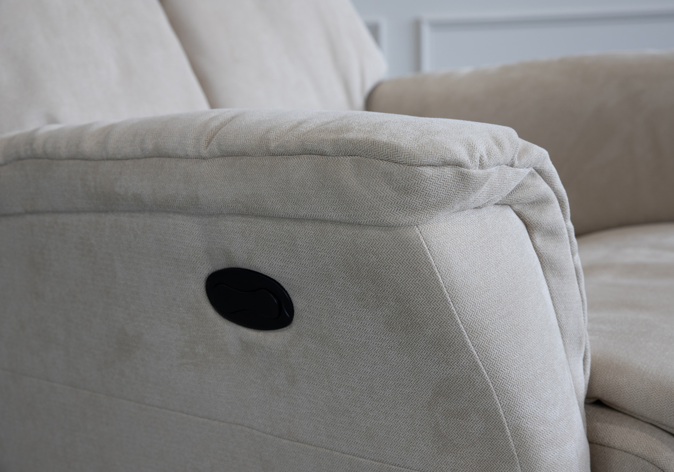 Master Recliner Flax Button 1 Master Recliner Flax Button 1