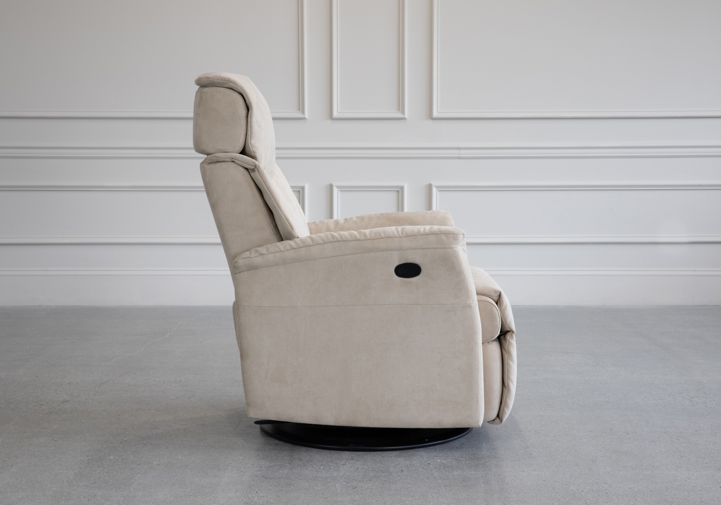 Master Recliner Flax Side 1