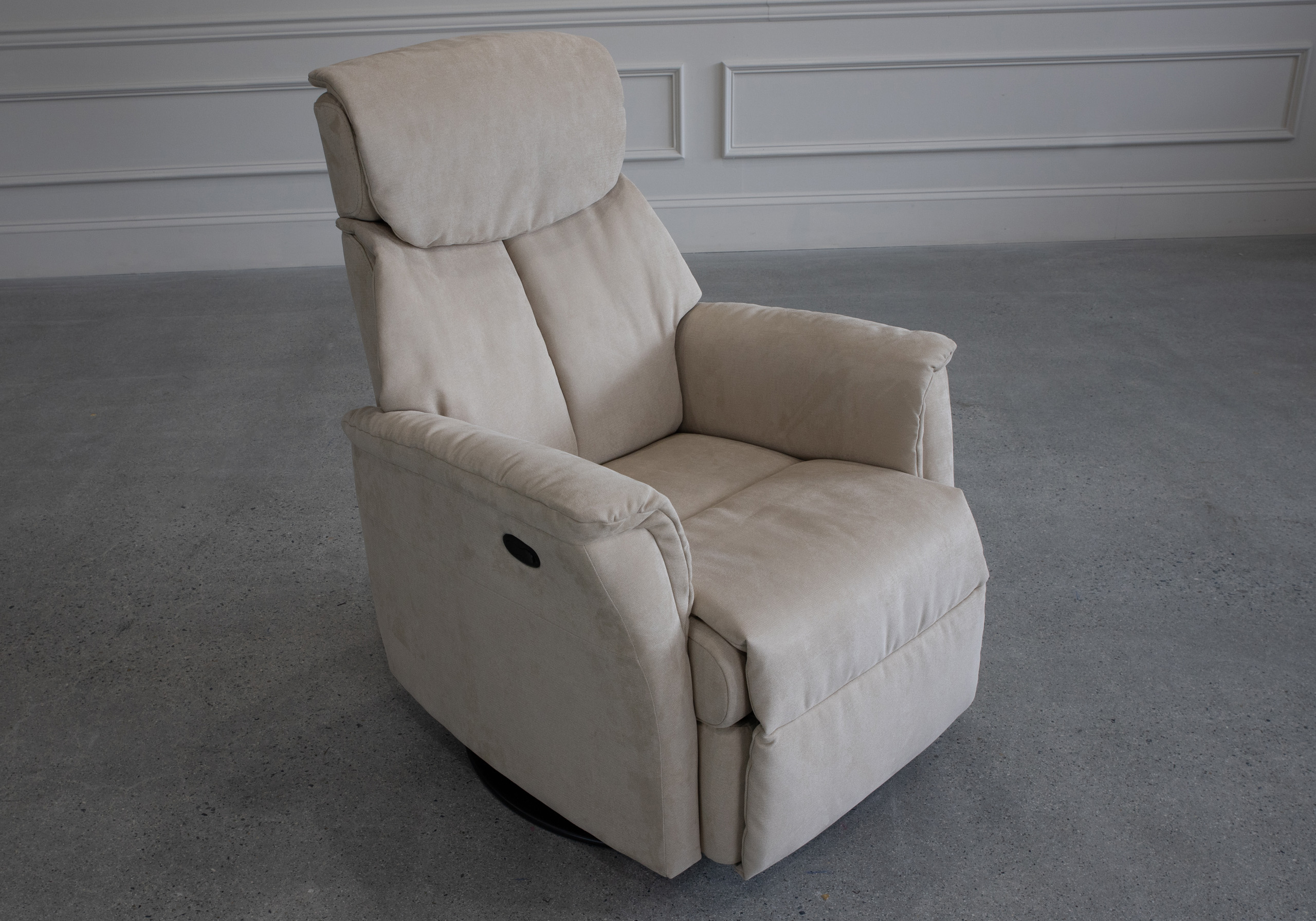 Master Recliner Flax Top Angle 1 Master Recliner Flax Top Angle 1