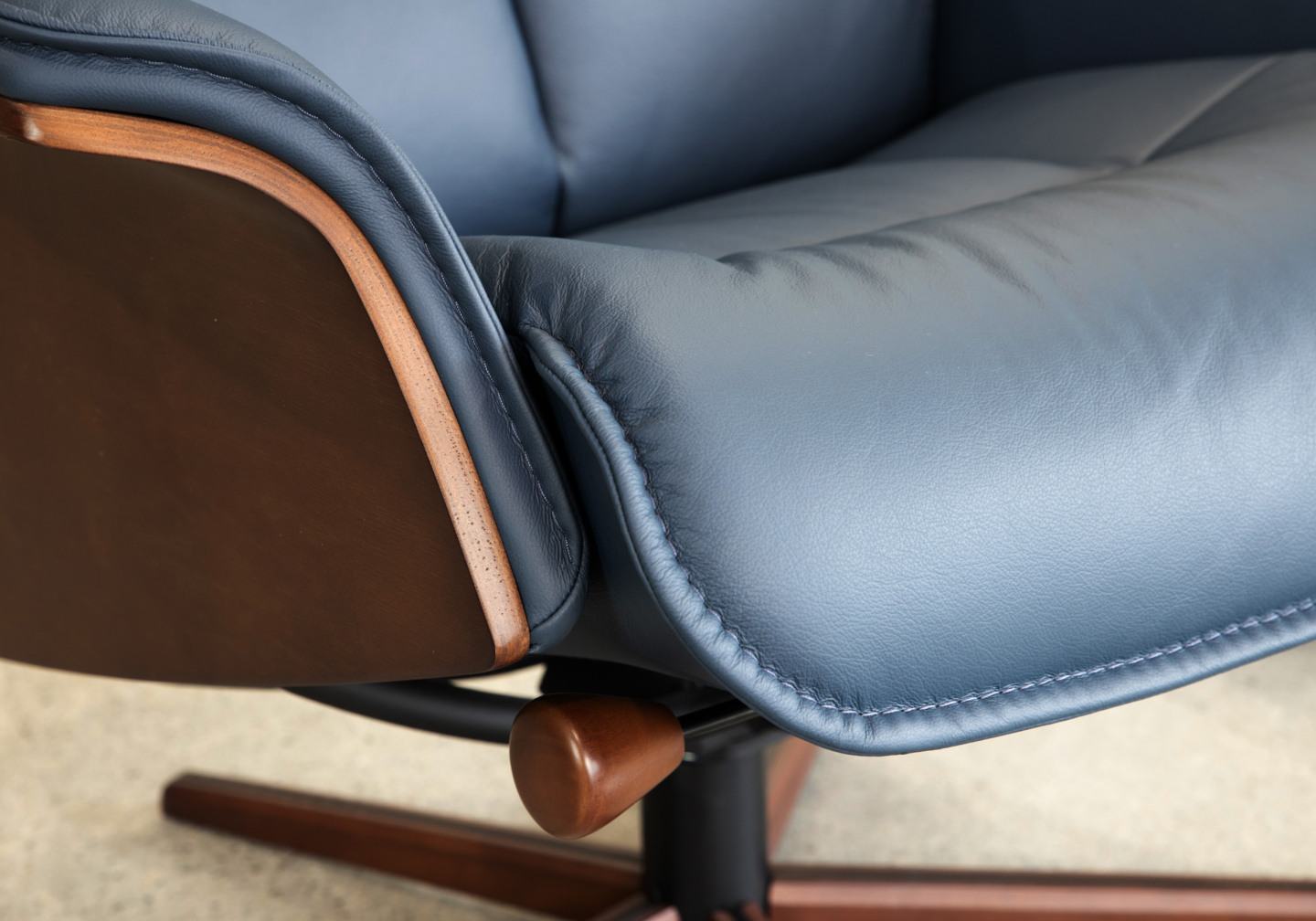 Milan Recliner Midnight Blue Close Up 1