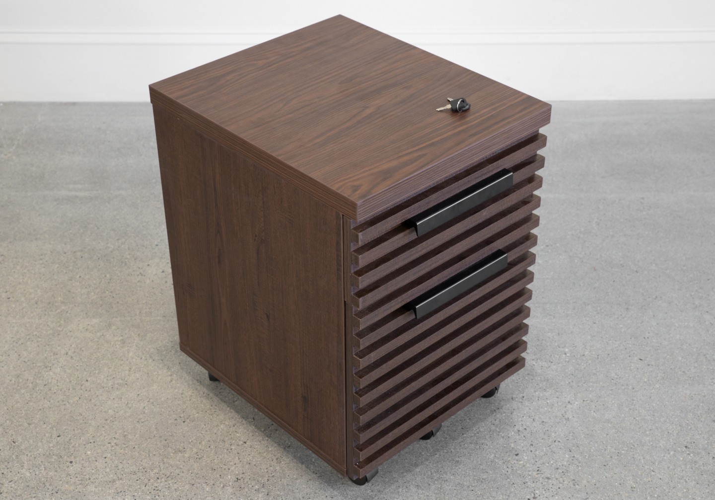 Bisana Pedestal Angle Open Top Detail