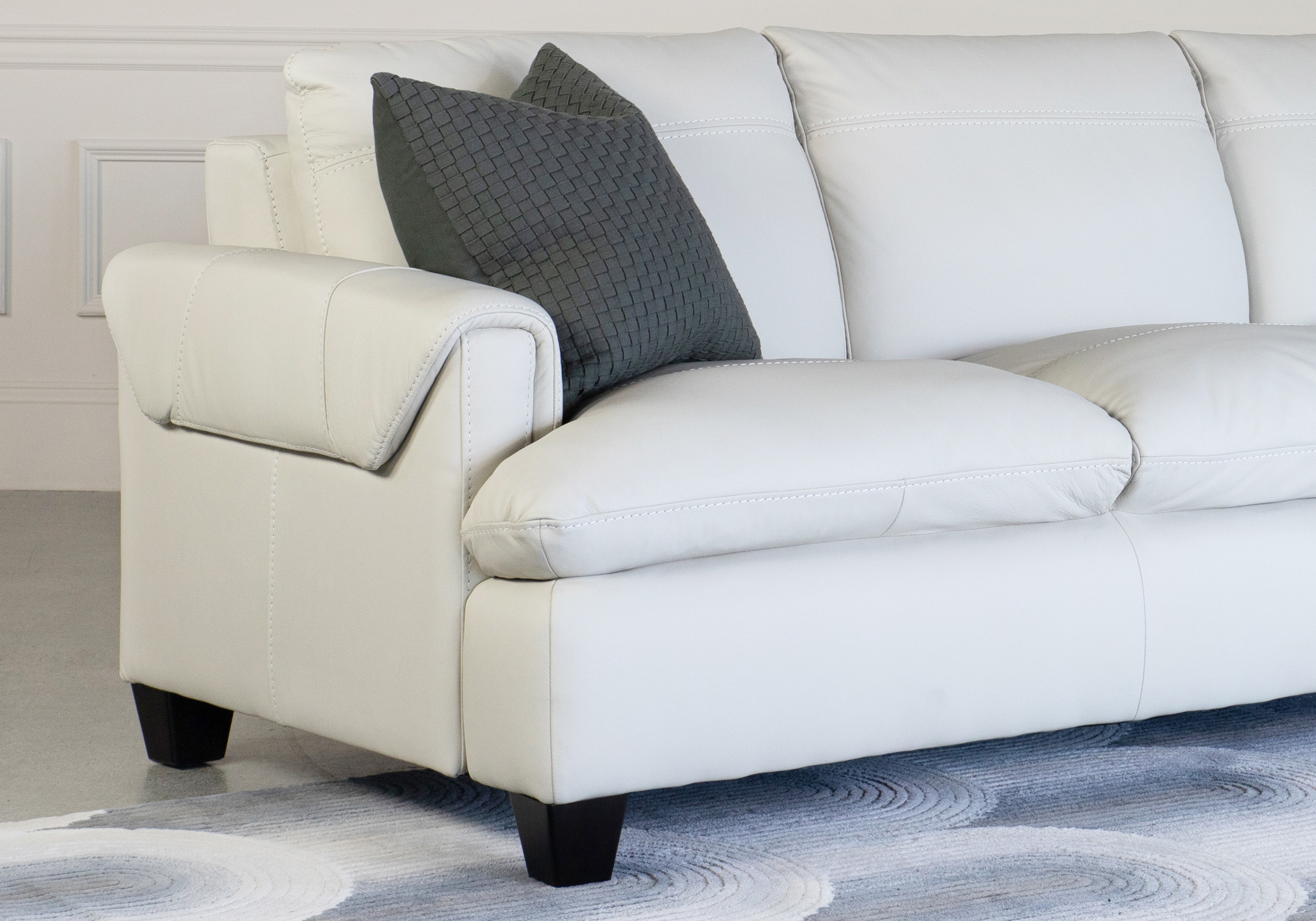 Damon Sofa Detail
