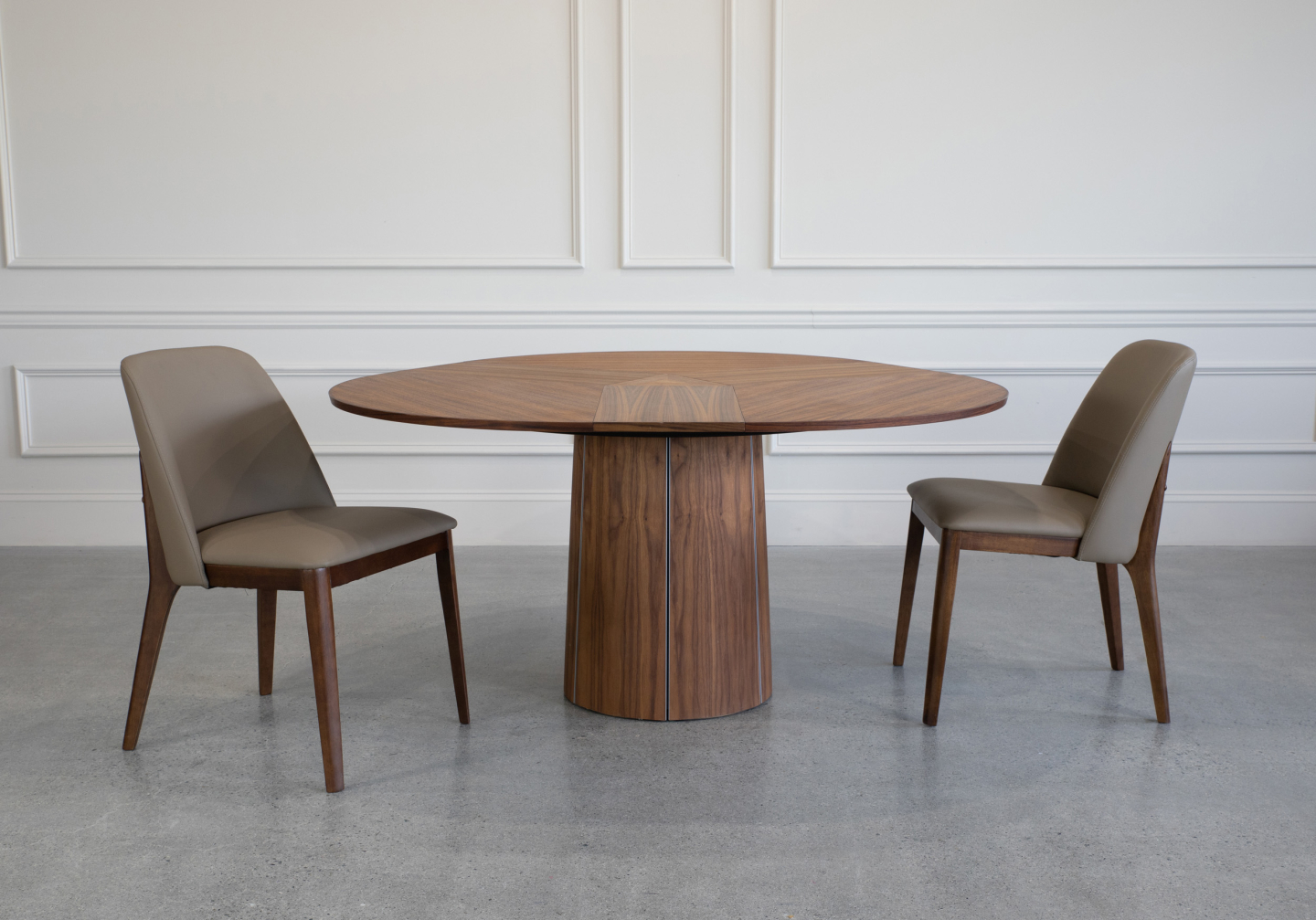 SM33 Dining Table Walnut Oil Expanded Style