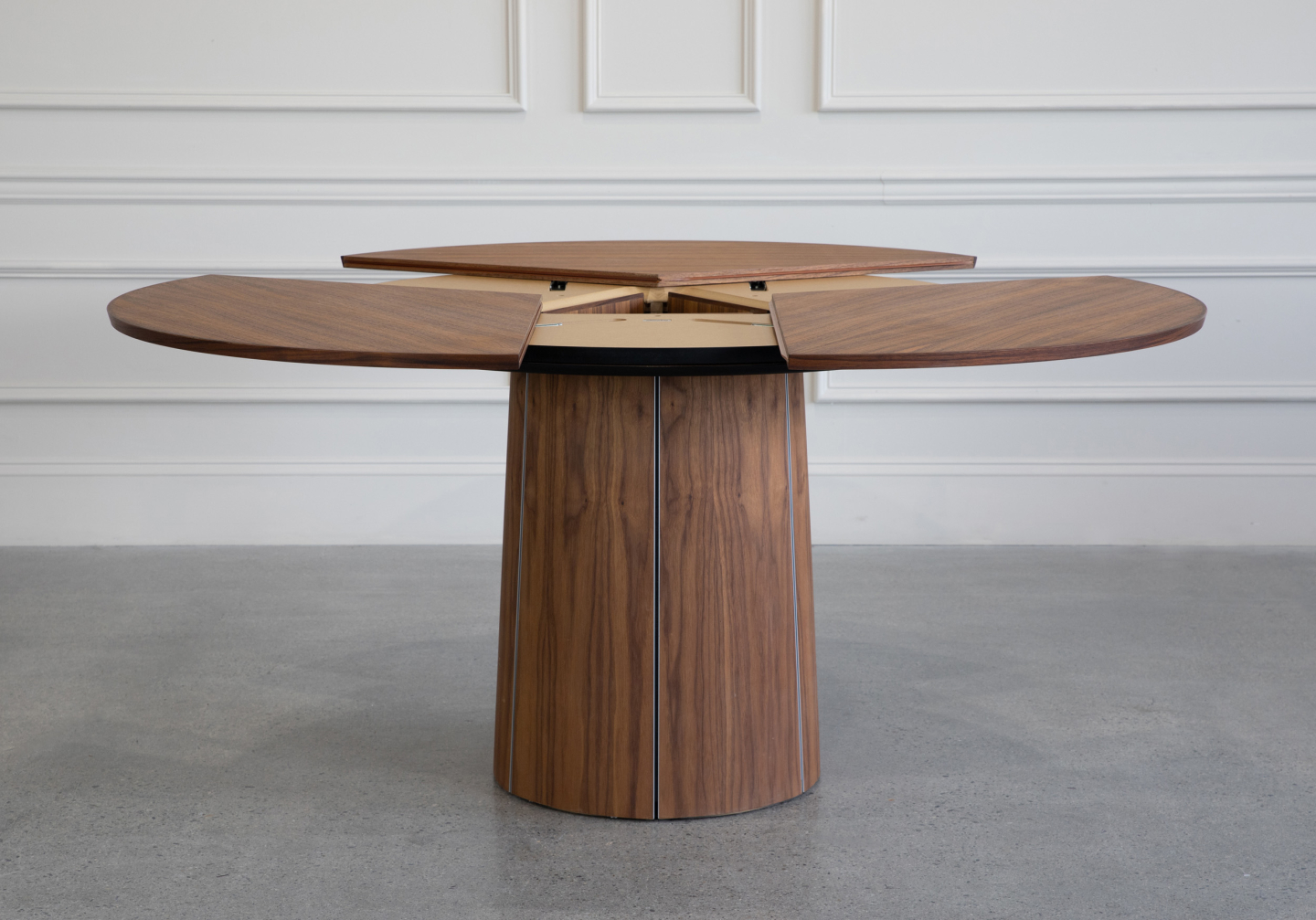 SM33 Dining Table Walnut Oil Function 1