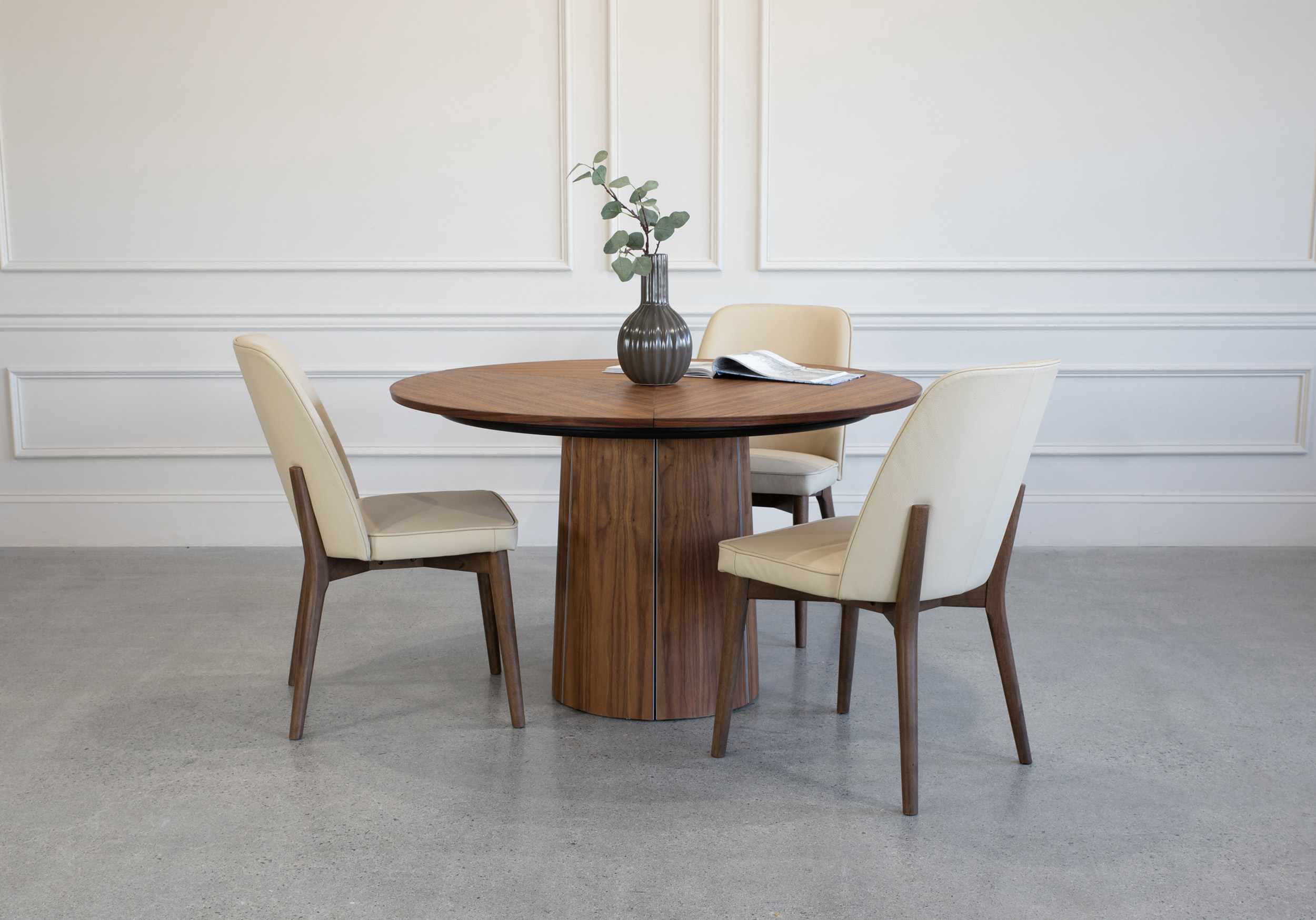 SM33 Dining Table Walnut Oil Round Style SM33 Dining Table Walnut Oil Round Style