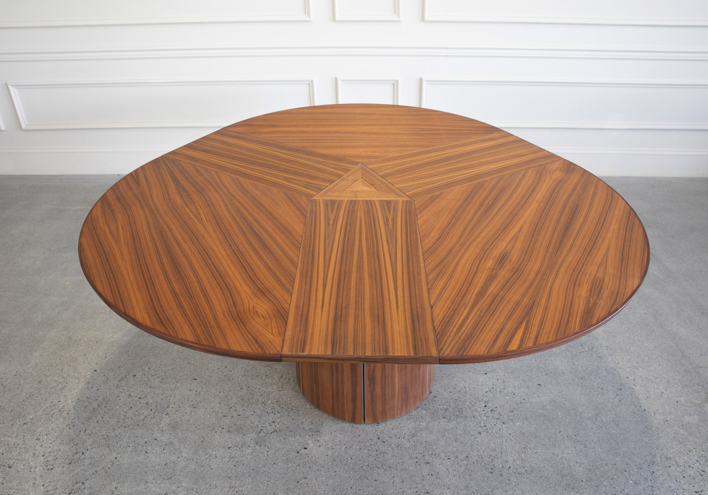 SM33 Dining Table Walnut Oil Top With Leaves