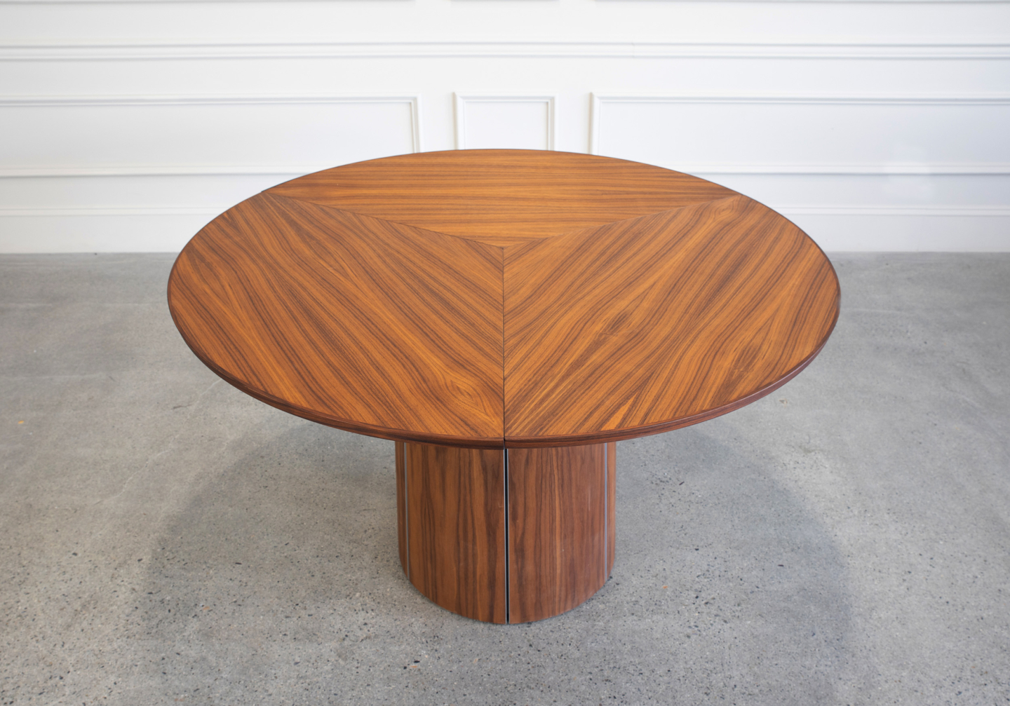 SM33 Dining Table Walnut Oil Top Without Leaves