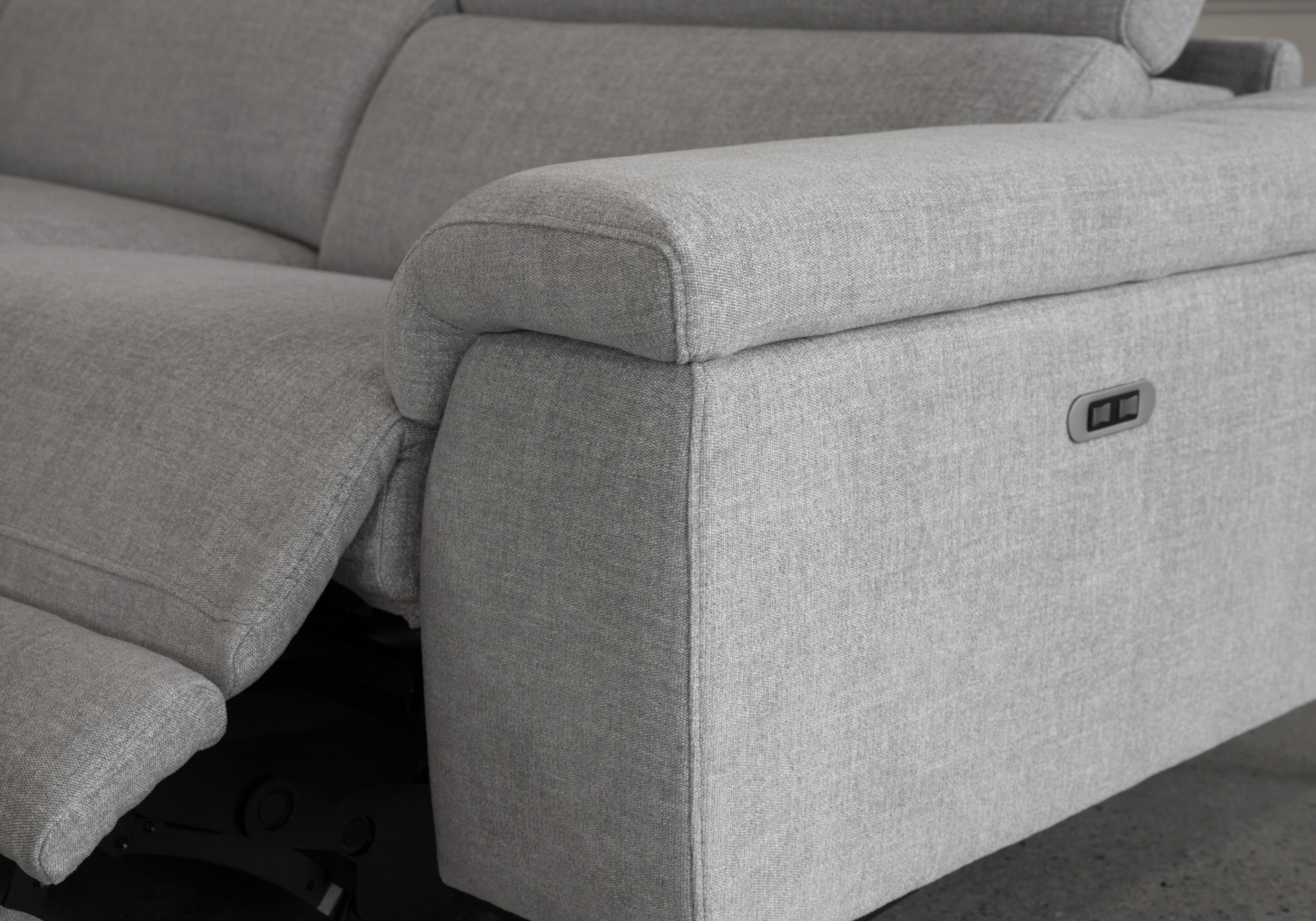 Stockholm LF Cloud Fabric Sectional - Close Up