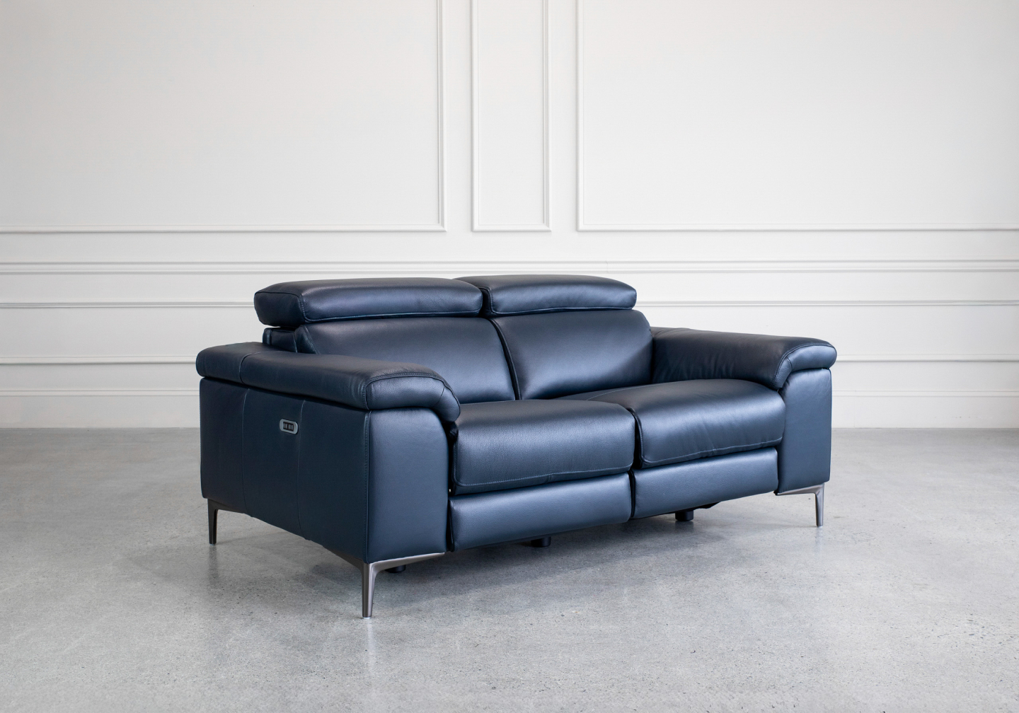 Stockholm Power Midnight Leather Loveseat - Angle
