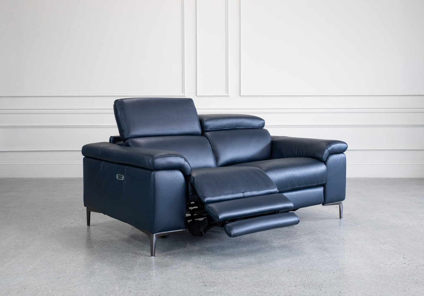 Stockholm Power Midnight Leather Loveseat - Angle Recline