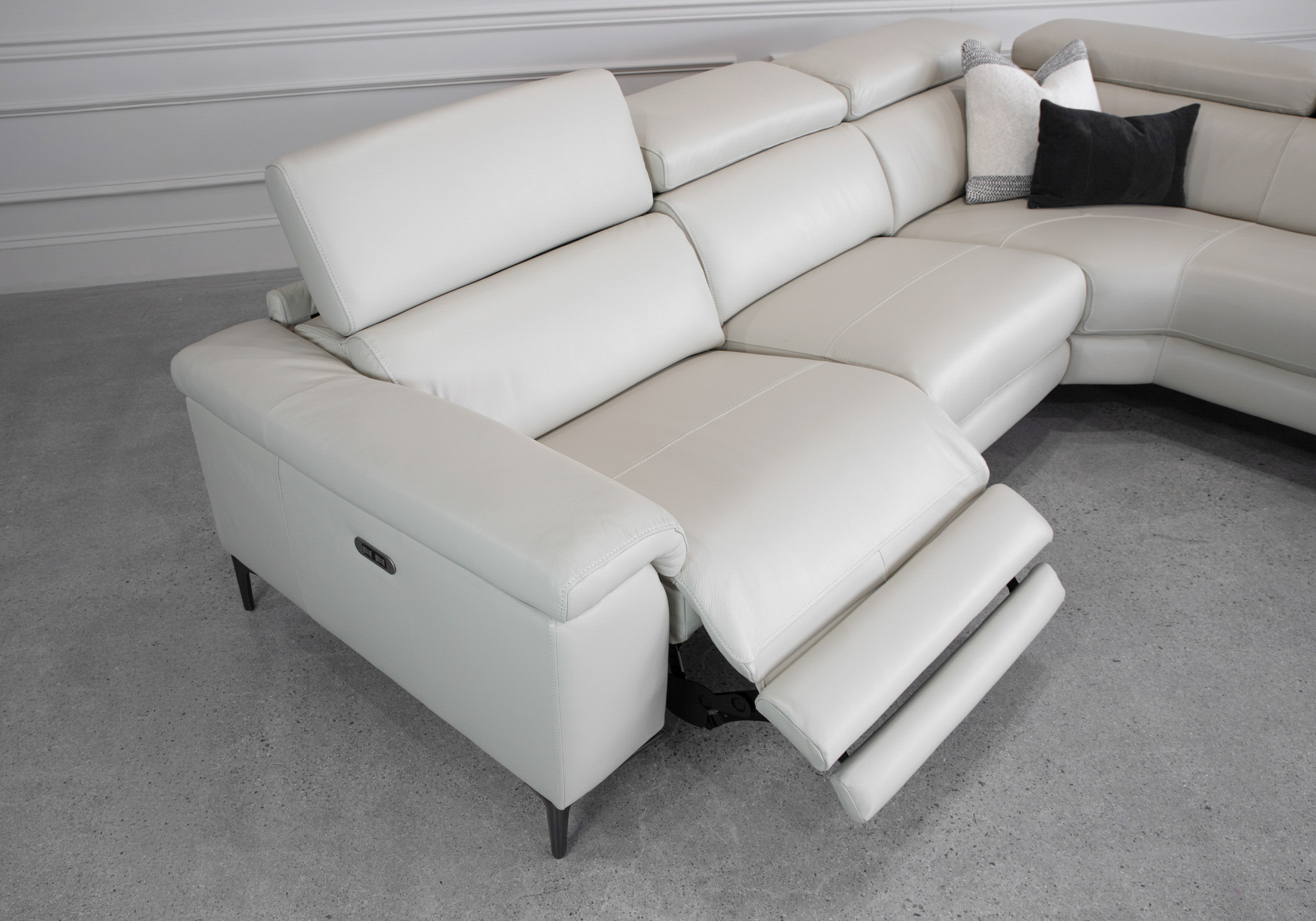 Stockholm RF L. Grey Leather Sectional - Close Up 2 Stockholm RF L. Grey Leather Sectional - Close Up 2