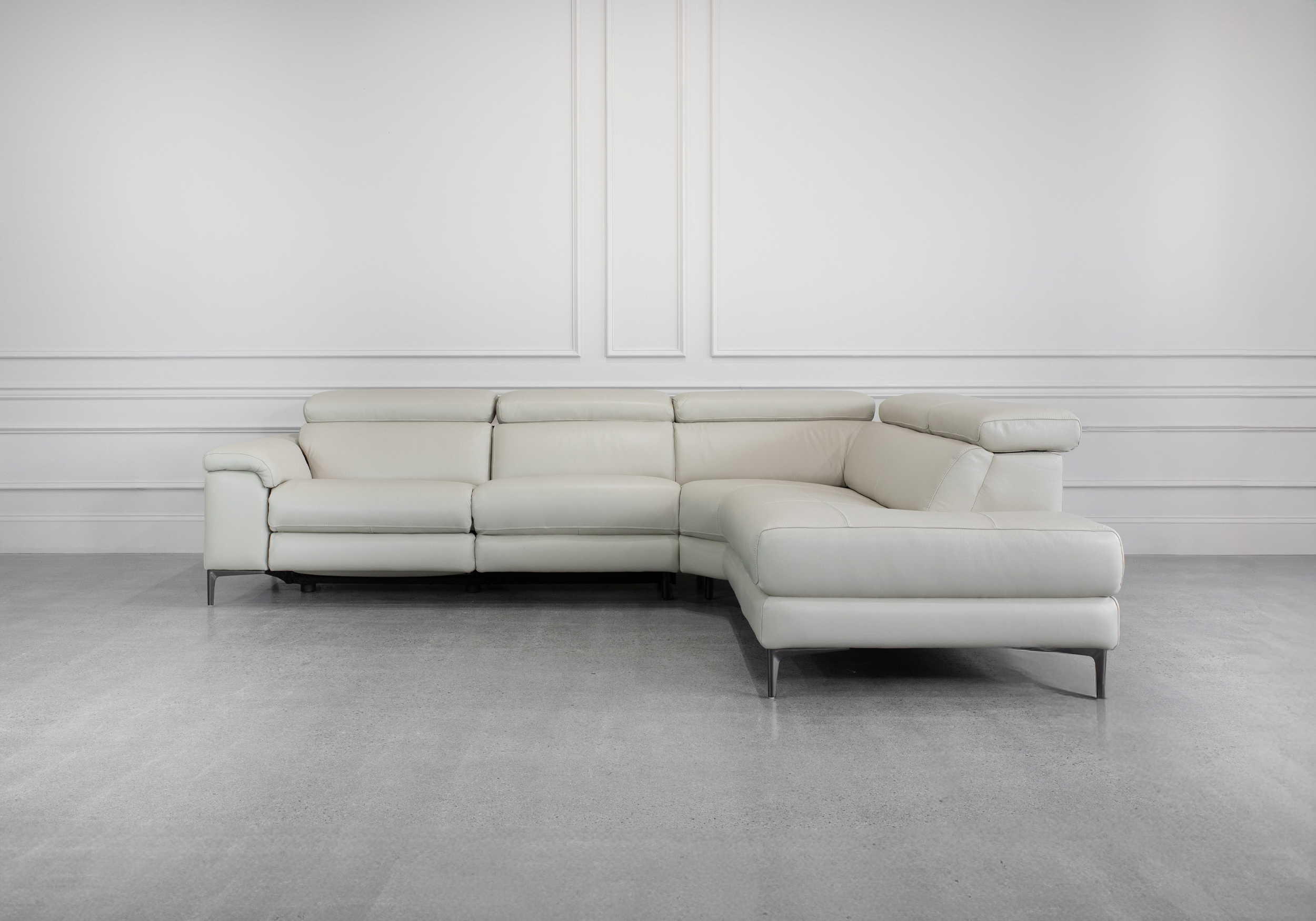 Stockholm RF L. Grey M1205 Leather Sectional - Front
