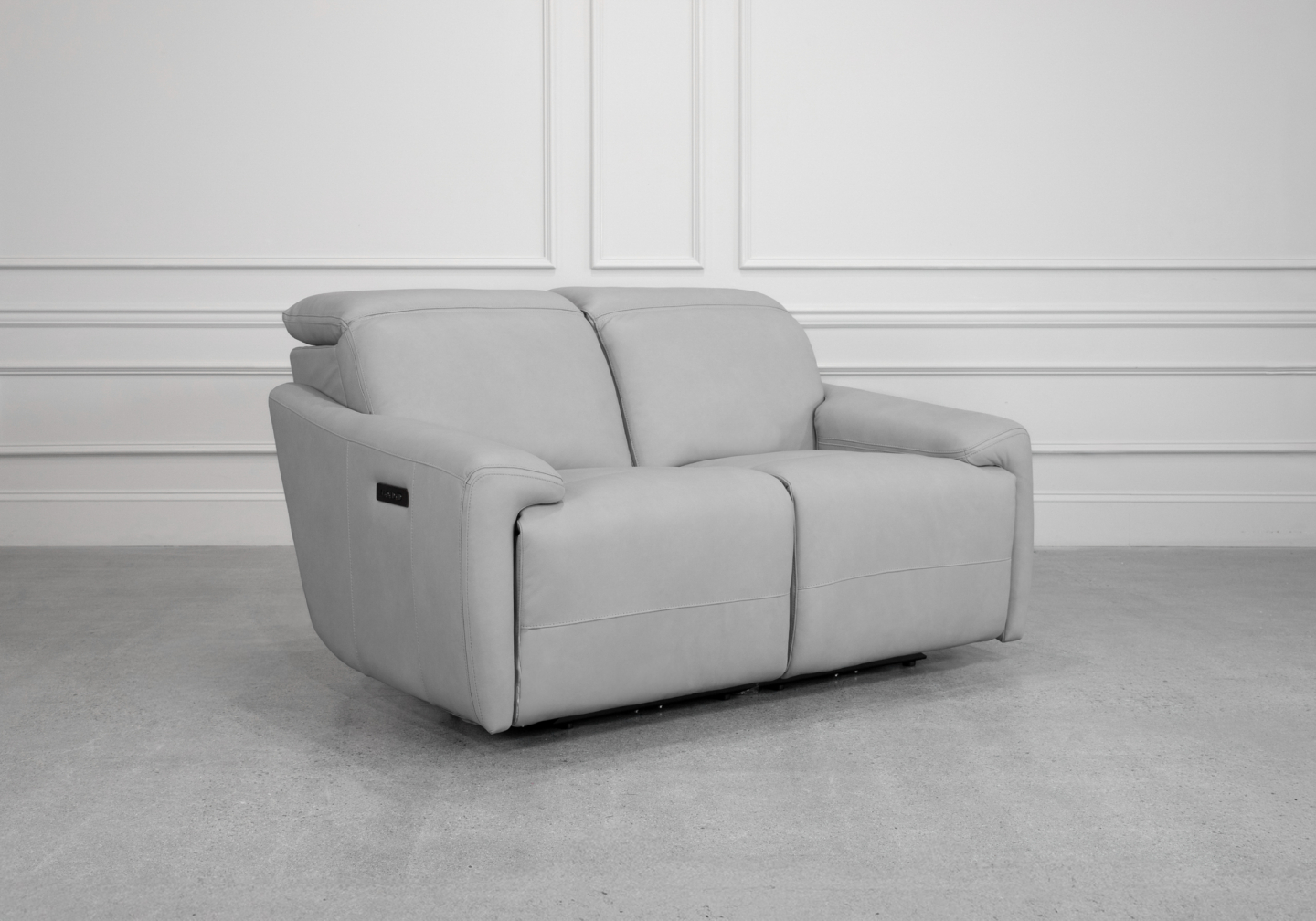 Derby Power Leather Loveseat in Light Grey - Angle