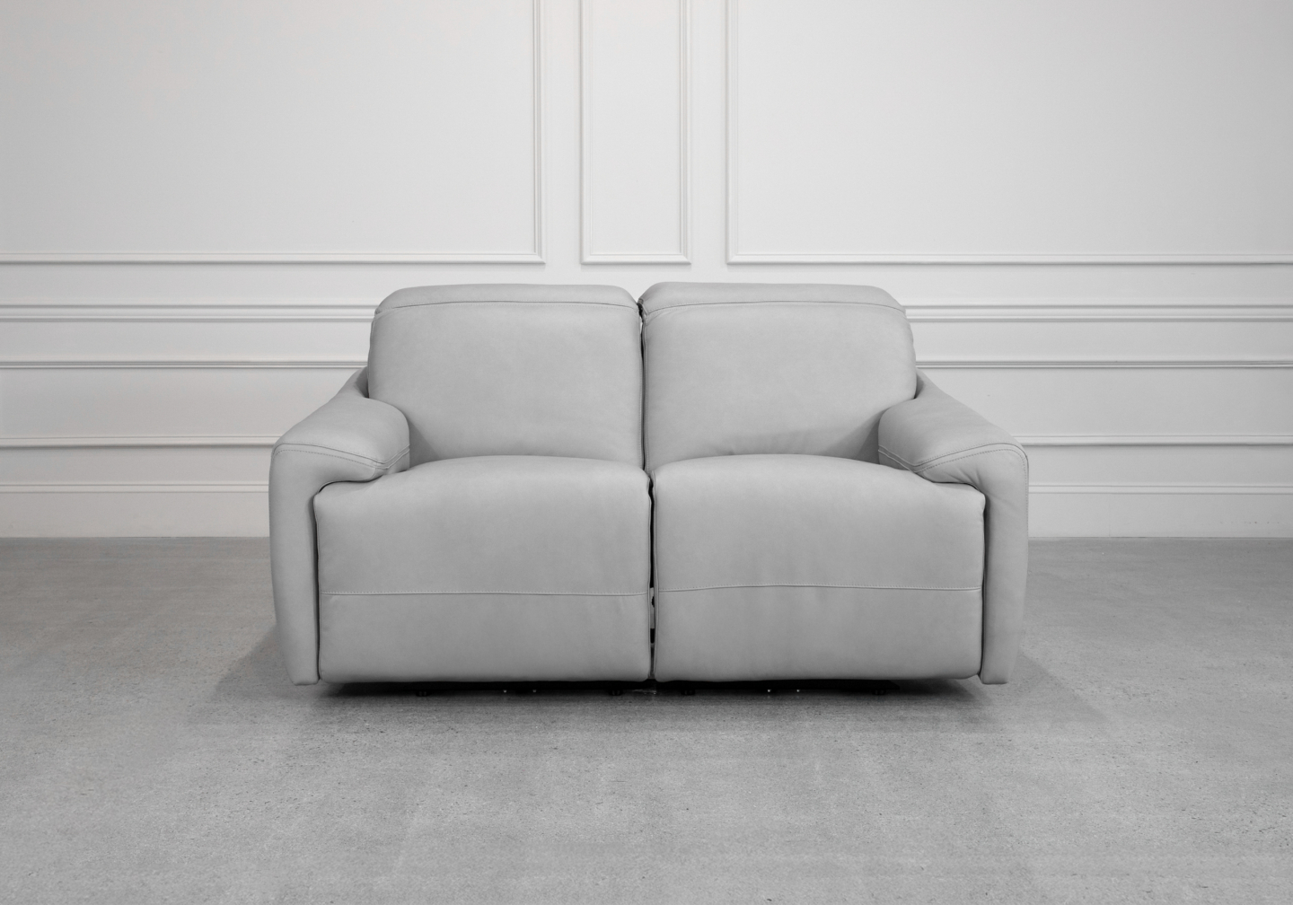 Derby Power Leather Loveseat in Light Grey - Front