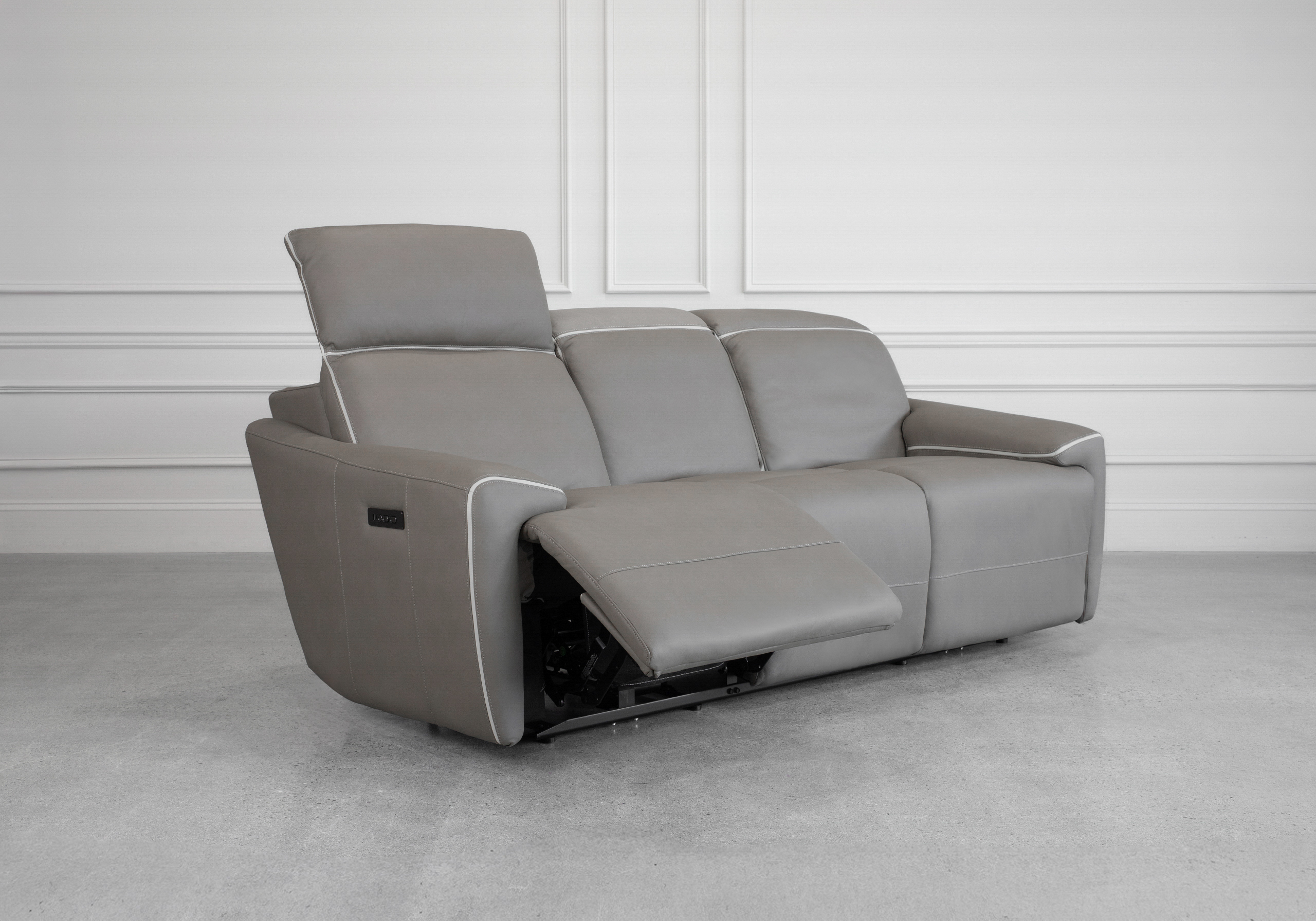 Derby Power Sofa in Oslo Pebble - Angle - 3